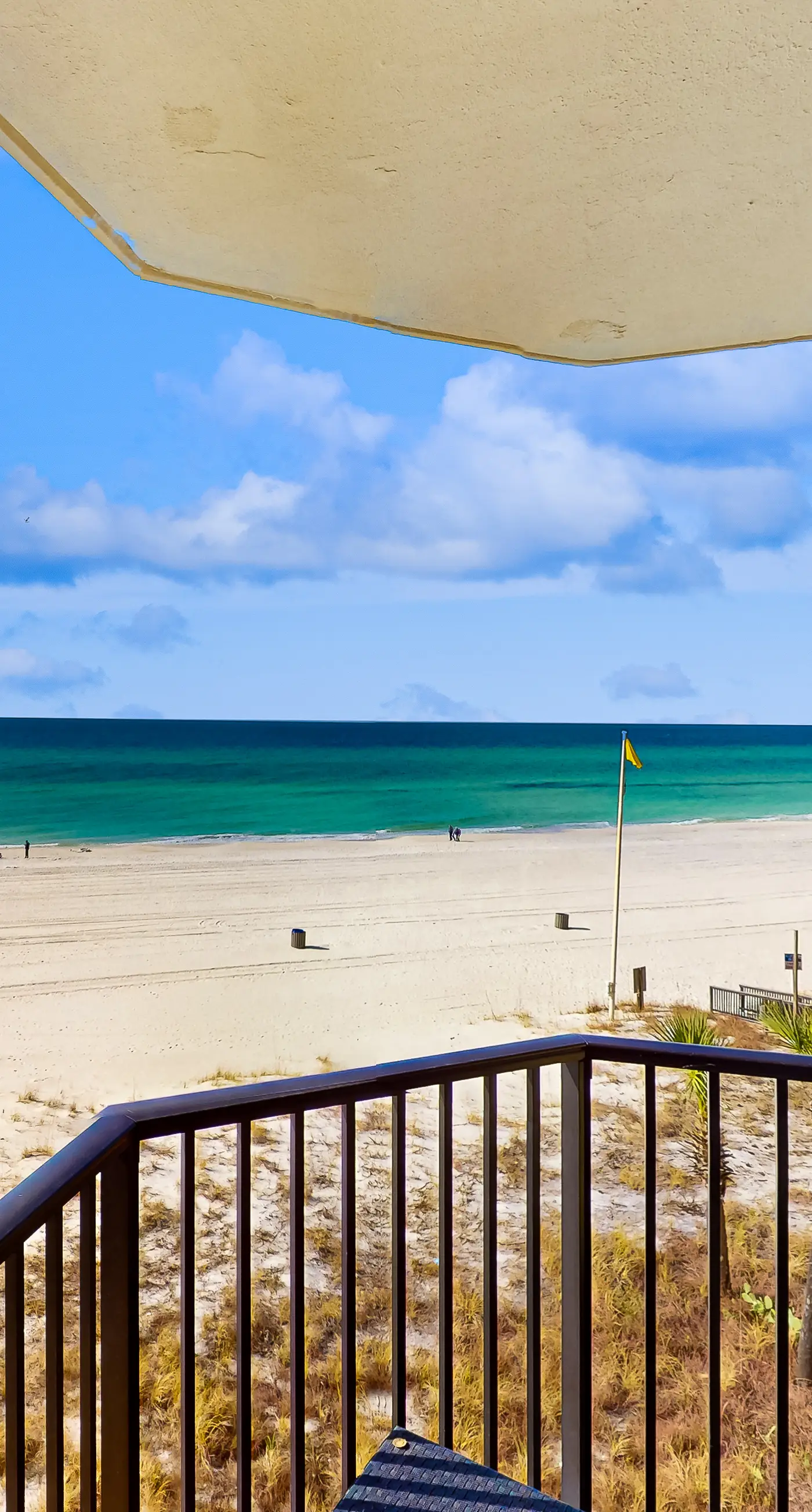 Incredible beachfront getaway with views, pools, & tennis - Snowbirds welcome