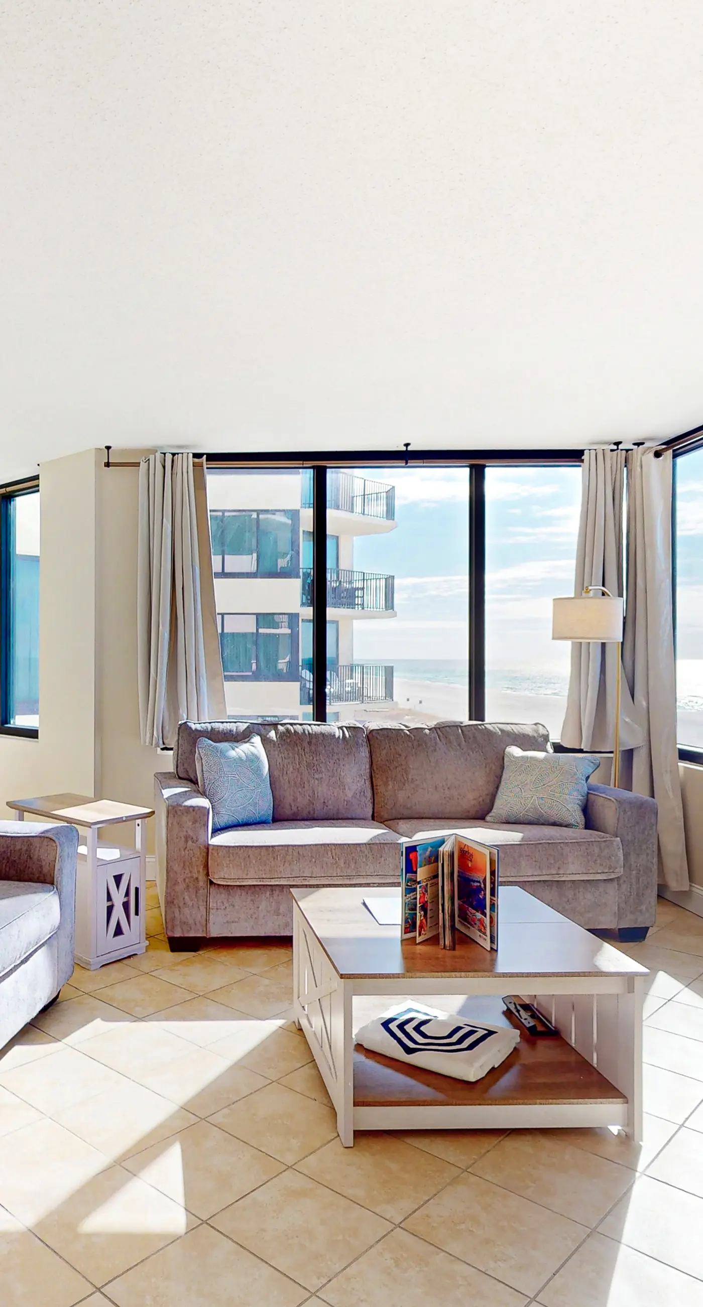 Incredible beachfront getaway with views, pools, & tennis - Snowbirds welcome