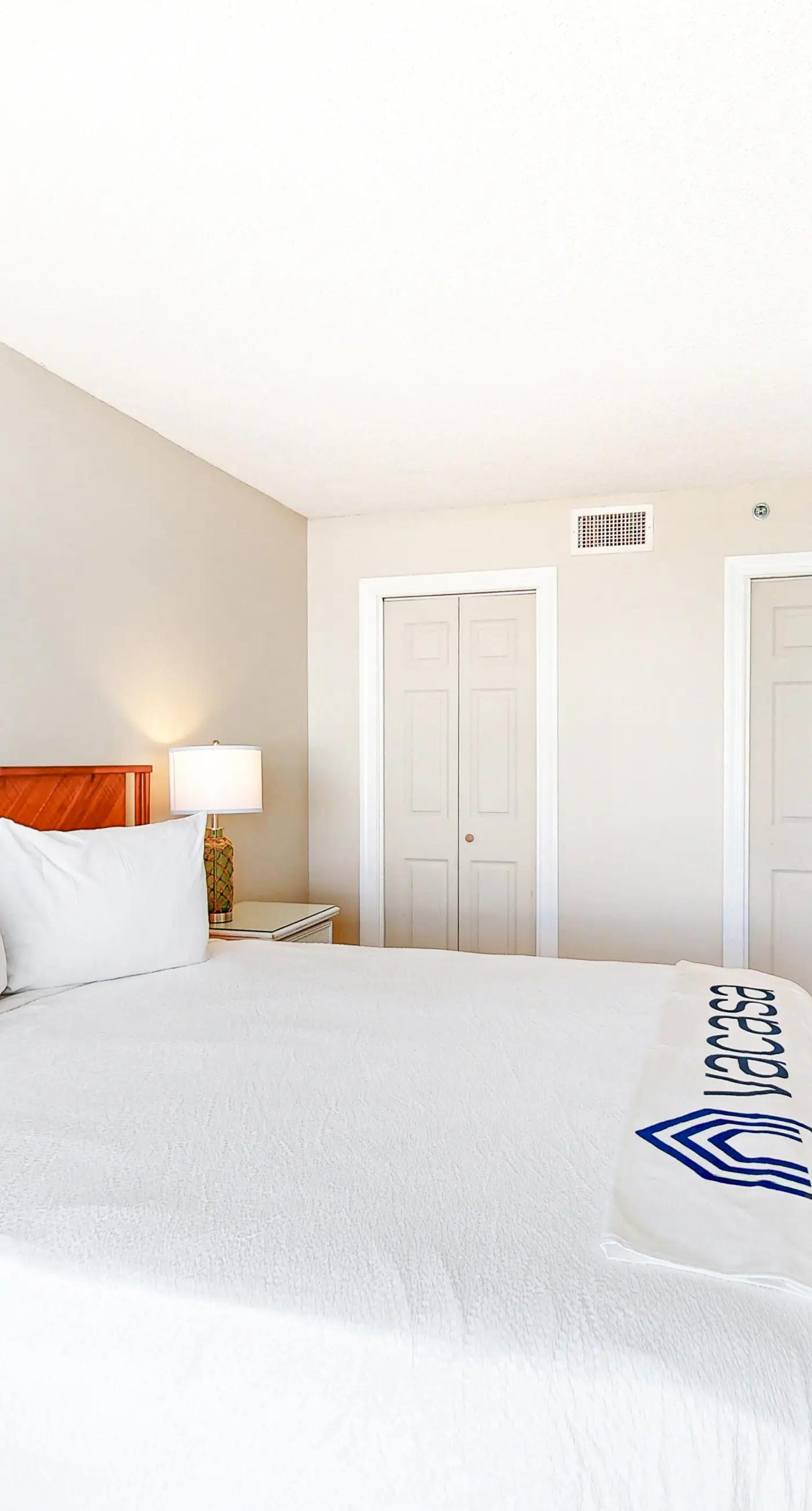 Incredible beachfront getaway with views, pools, & tennis - Snowbirds welcome