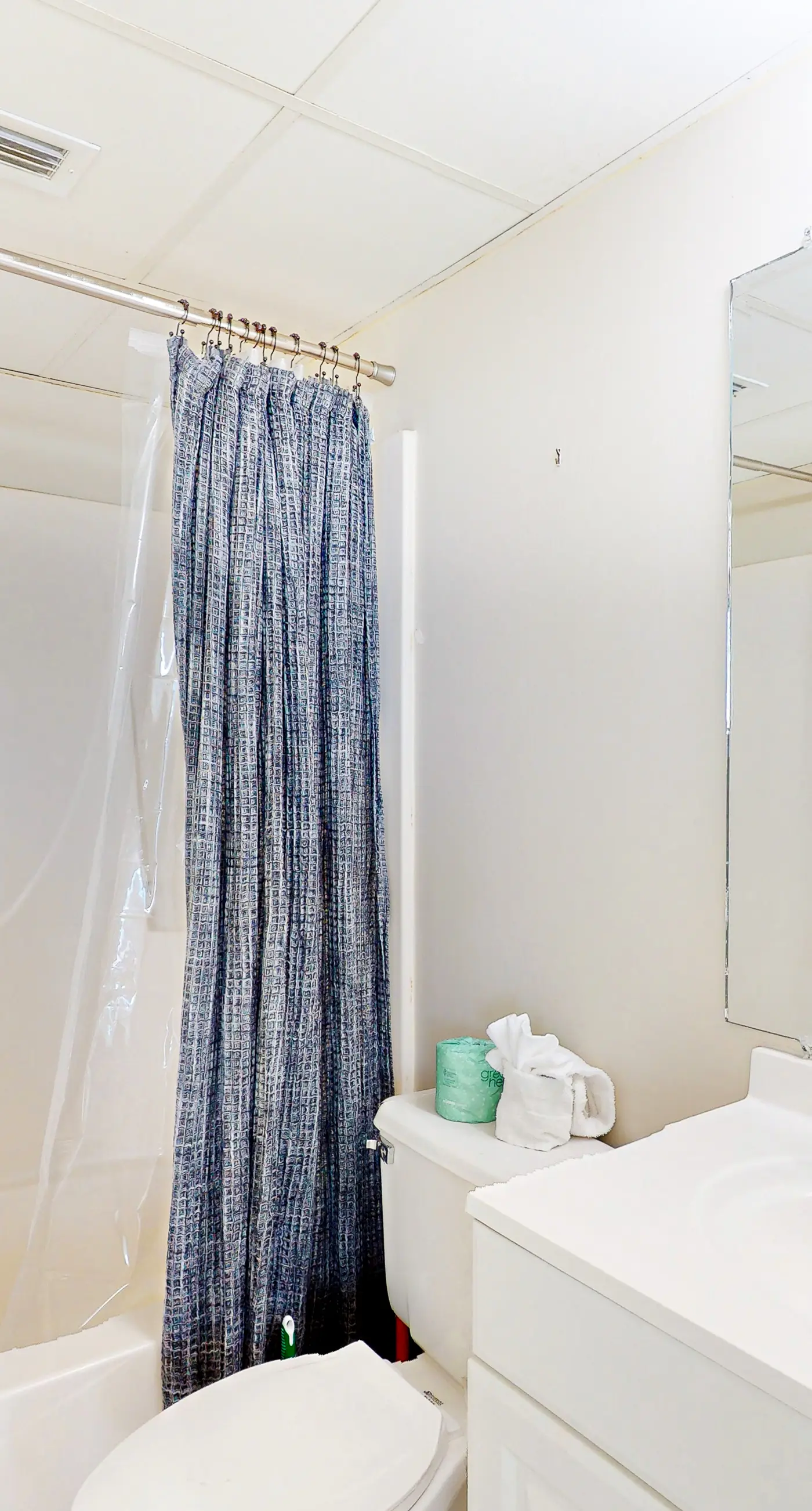 Incredible beachfront getaway with views, pools, & tennis - Snowbirds welcome