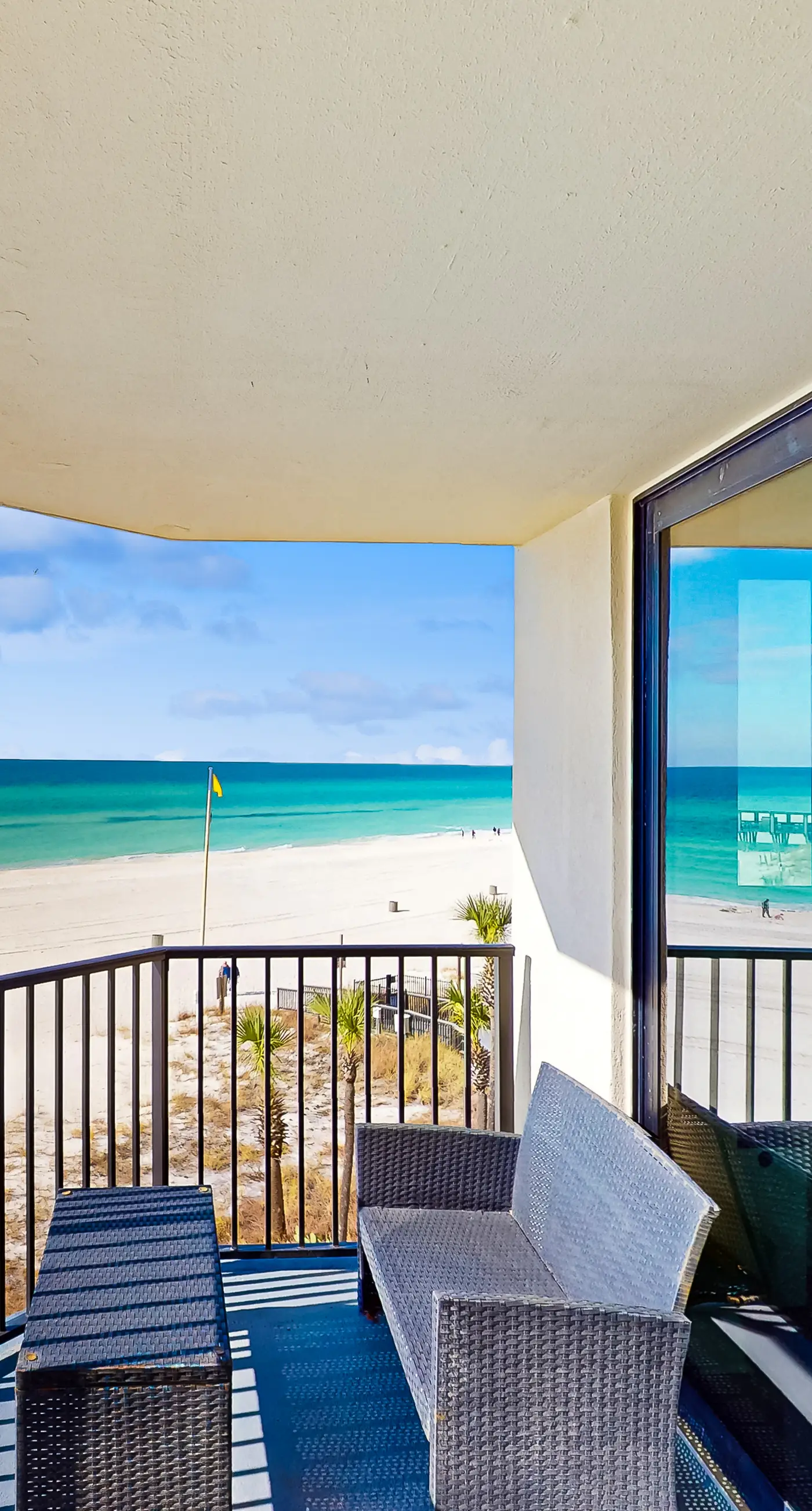 Incredible beachfront getaway with views, pools, & tennis - Snowbirds welcome