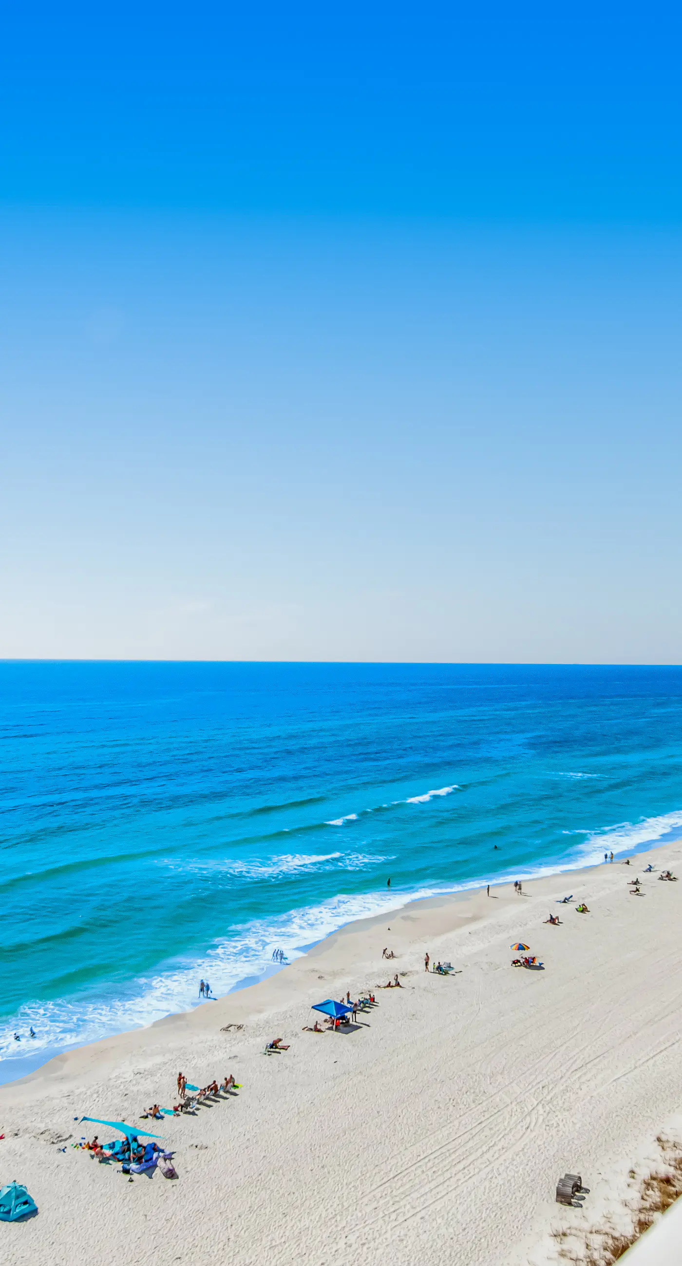 Ocean and breachfront condo with pool, gym, hot tub - walk to the beach