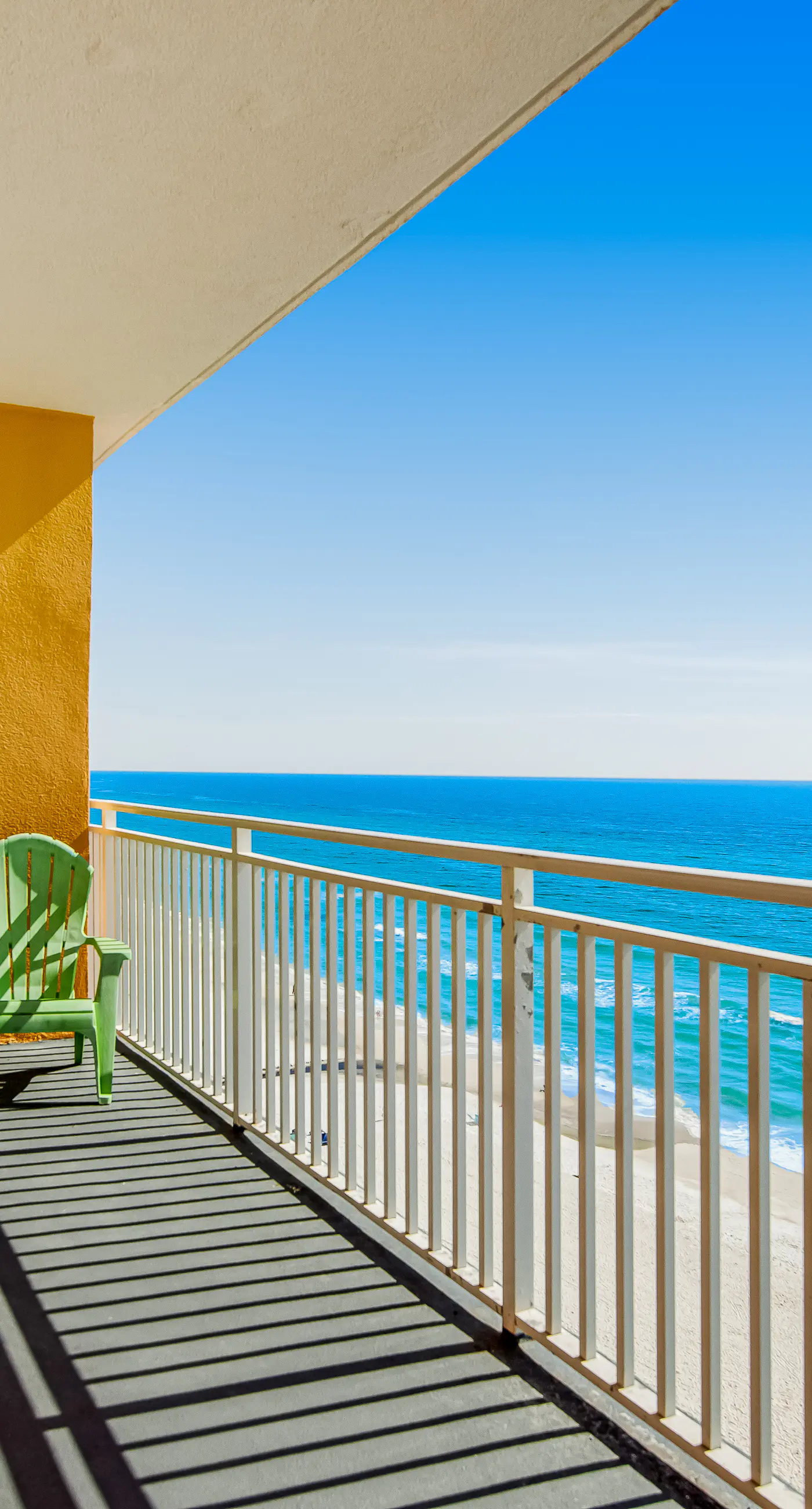 Ocean and breachfront condo with pool, gym, hot tub - walk to the beach