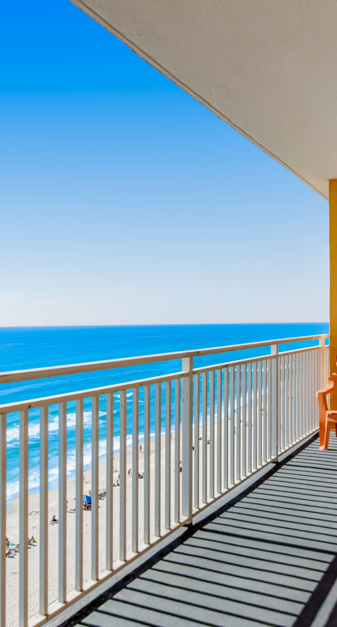 Ocean and breachfront condo with pool, gym, hot tub - walk to the beach