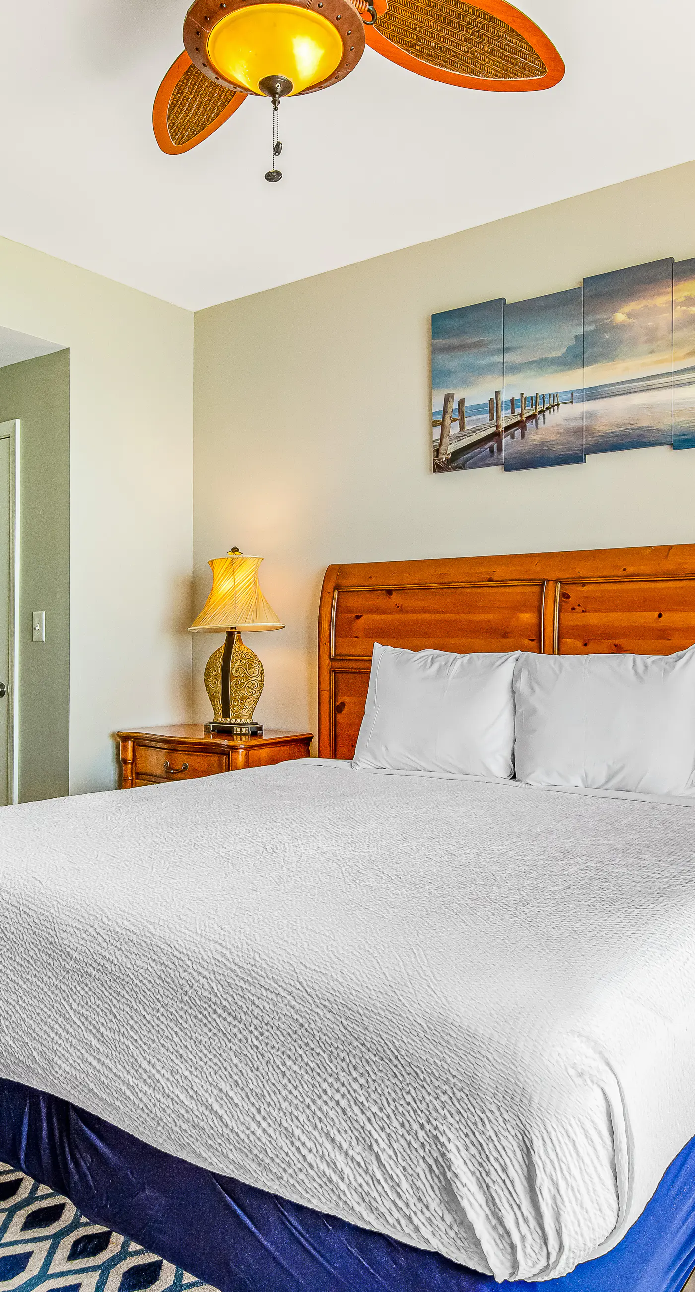 Ocean and breachfront condo with pool, gym, hot tub - walk to the beach