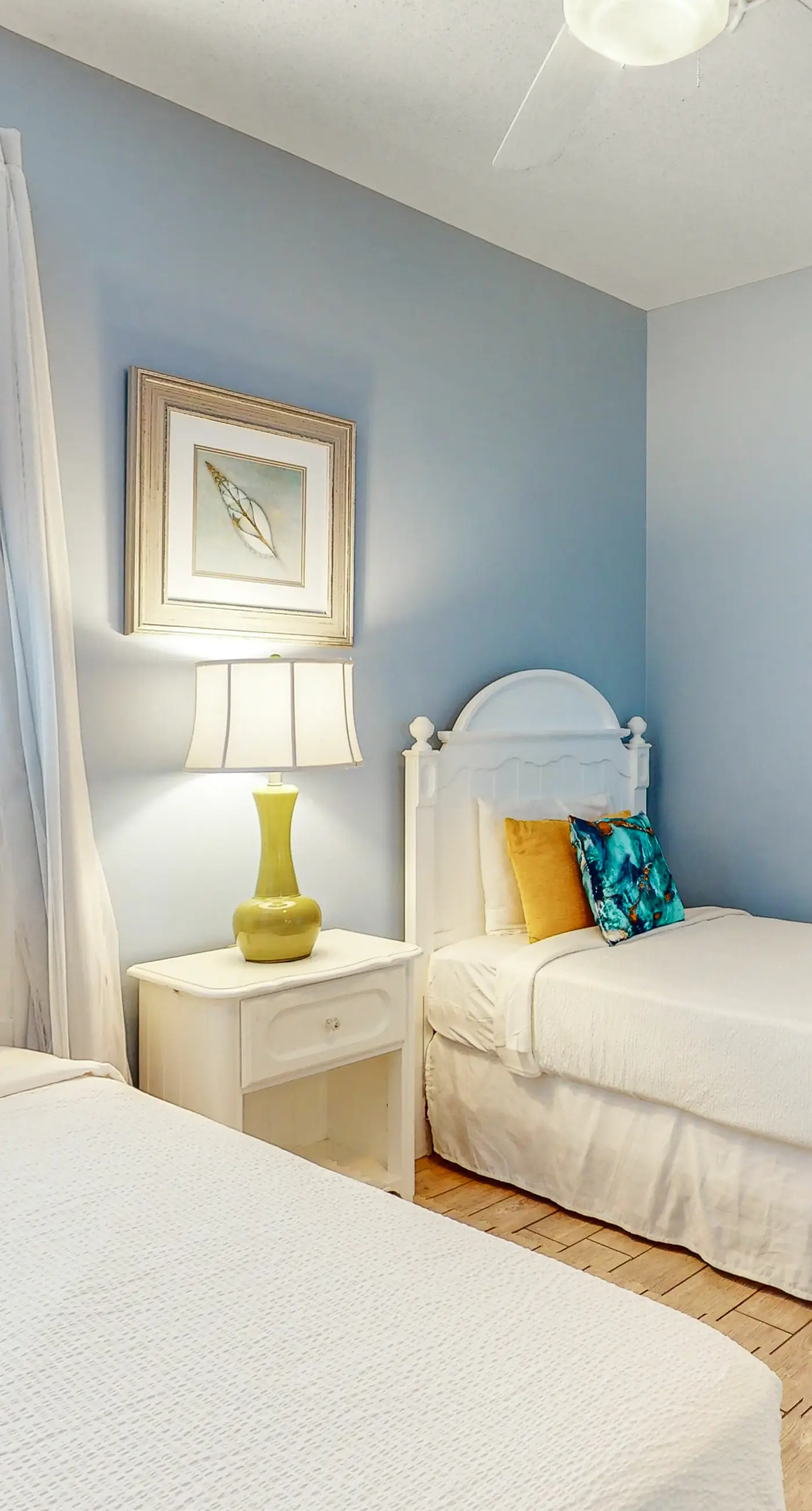 Beachfront Paradise, huge balcony, panoramic Gulf views, pool & fitness room