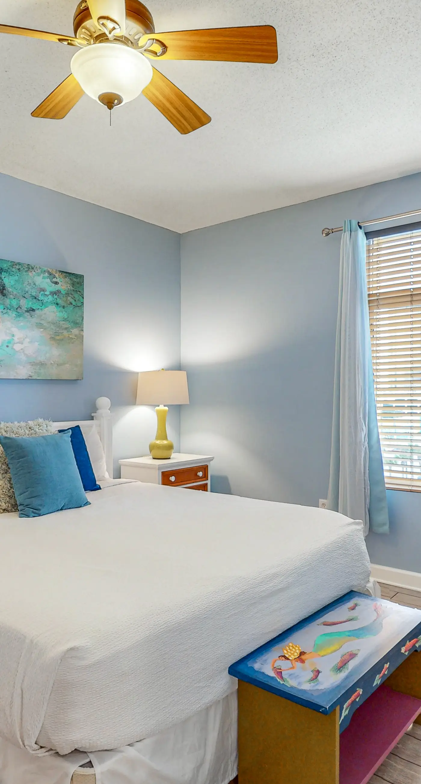 Beachfront Paradise, huge balcony, panoramic Gulf views, pool & fitness room