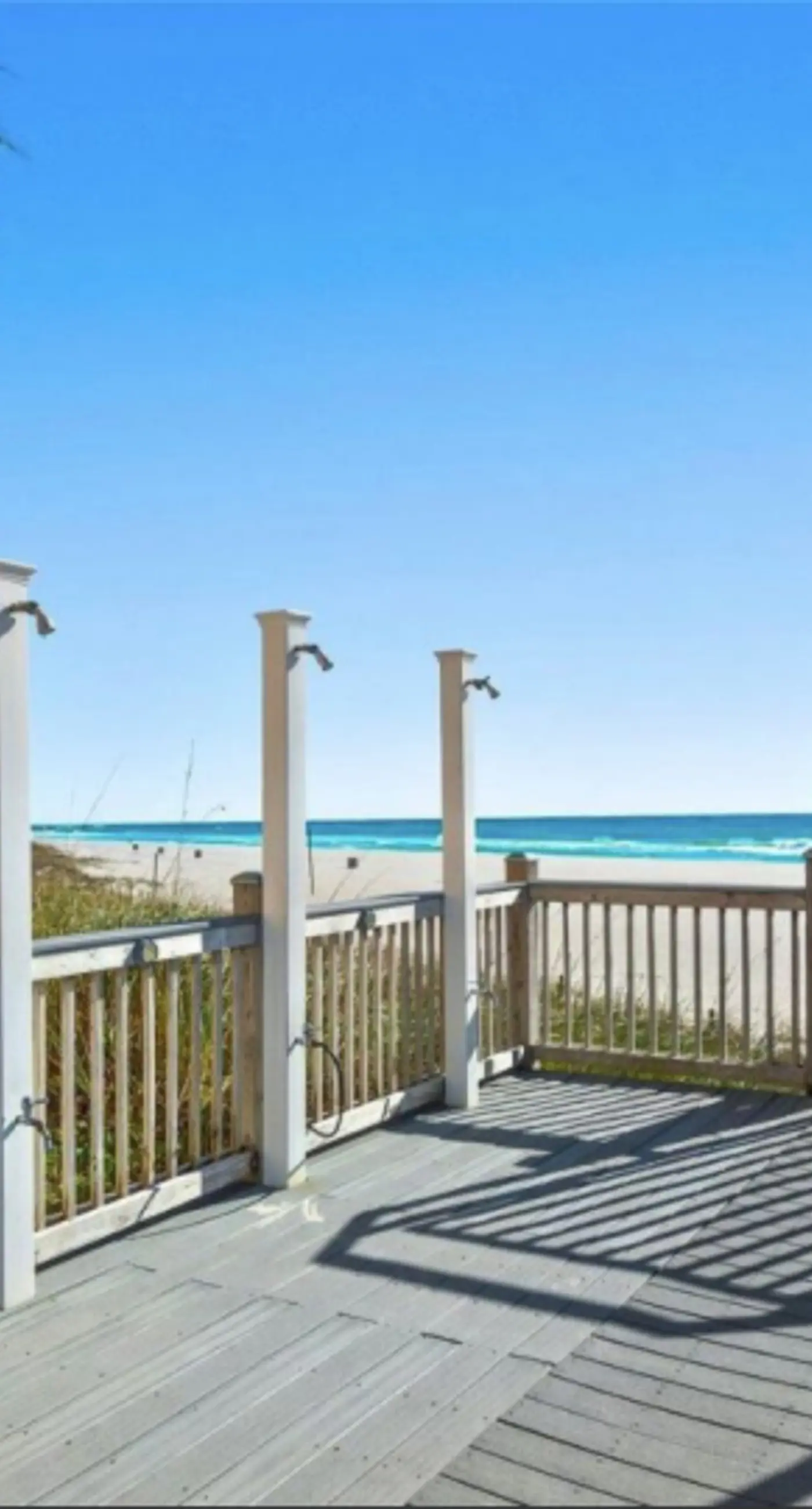 Beachfront Paradise, huge balcony, panoramic Gulf views, pool & fitness room