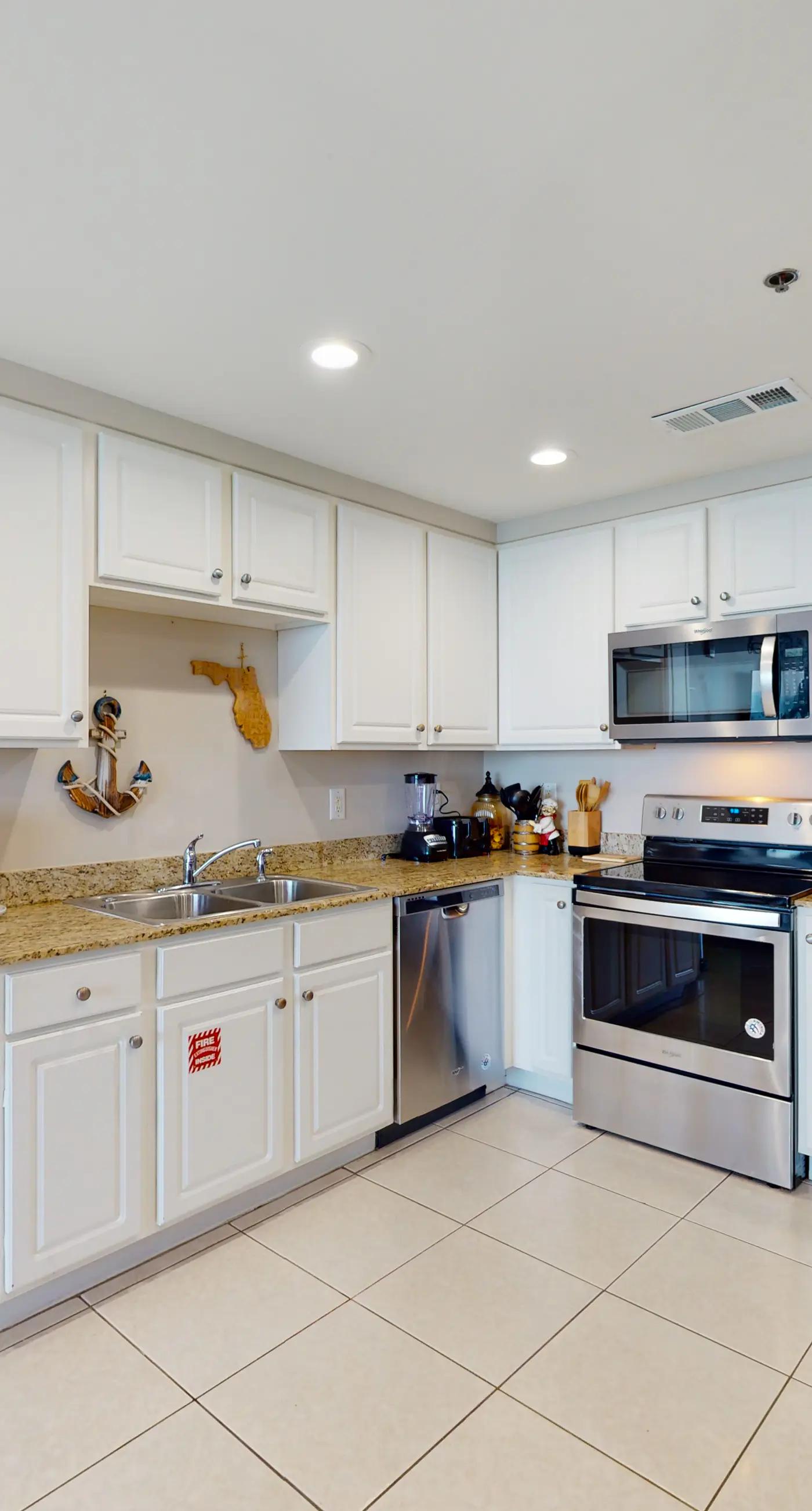 Gulf-front condo with pool, hot tub, balcony, & complimentary beach service