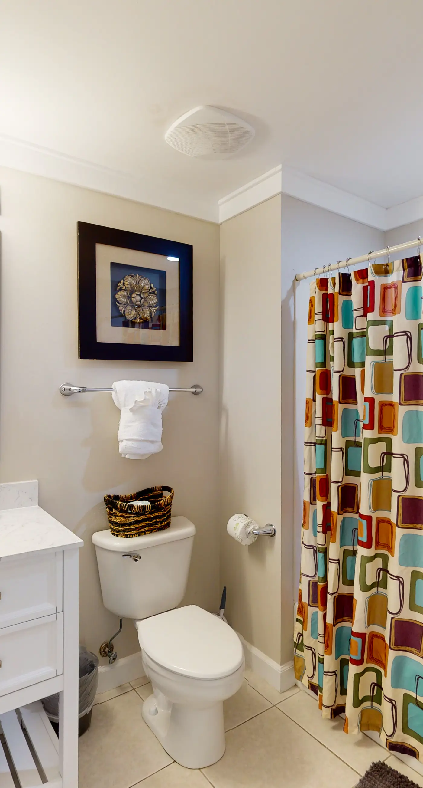 Gulf-front condo with pool, hot tub, balcony, & complimentary beach service