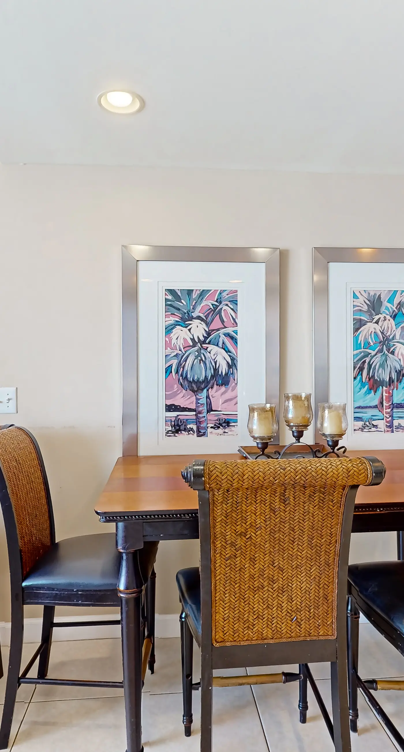 Privacy & serenity in beachfront condo with Gulf view & pools/hot tub