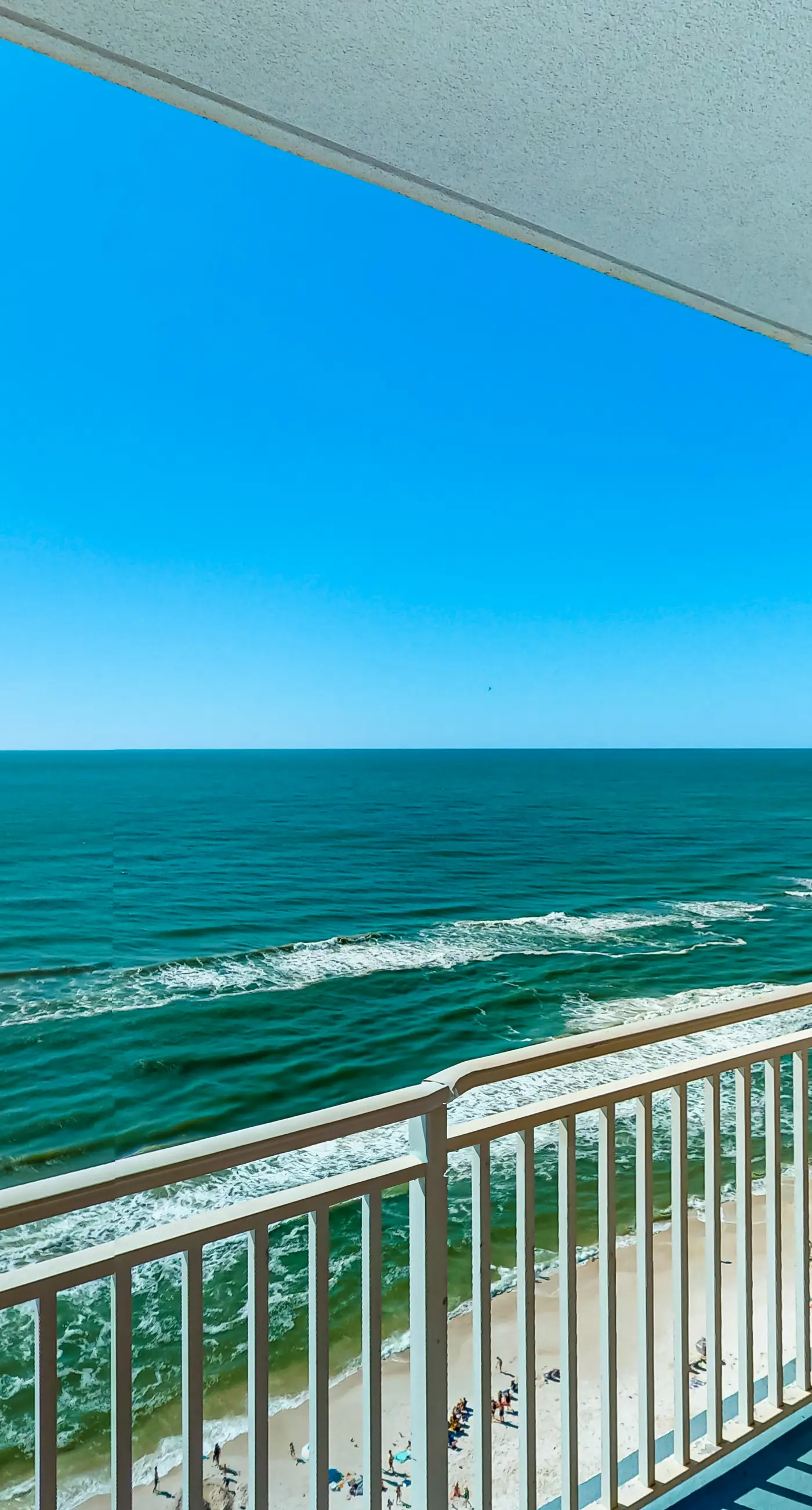 Privacy & serenity in beachfront condo with Gulf view & pools/hot tub