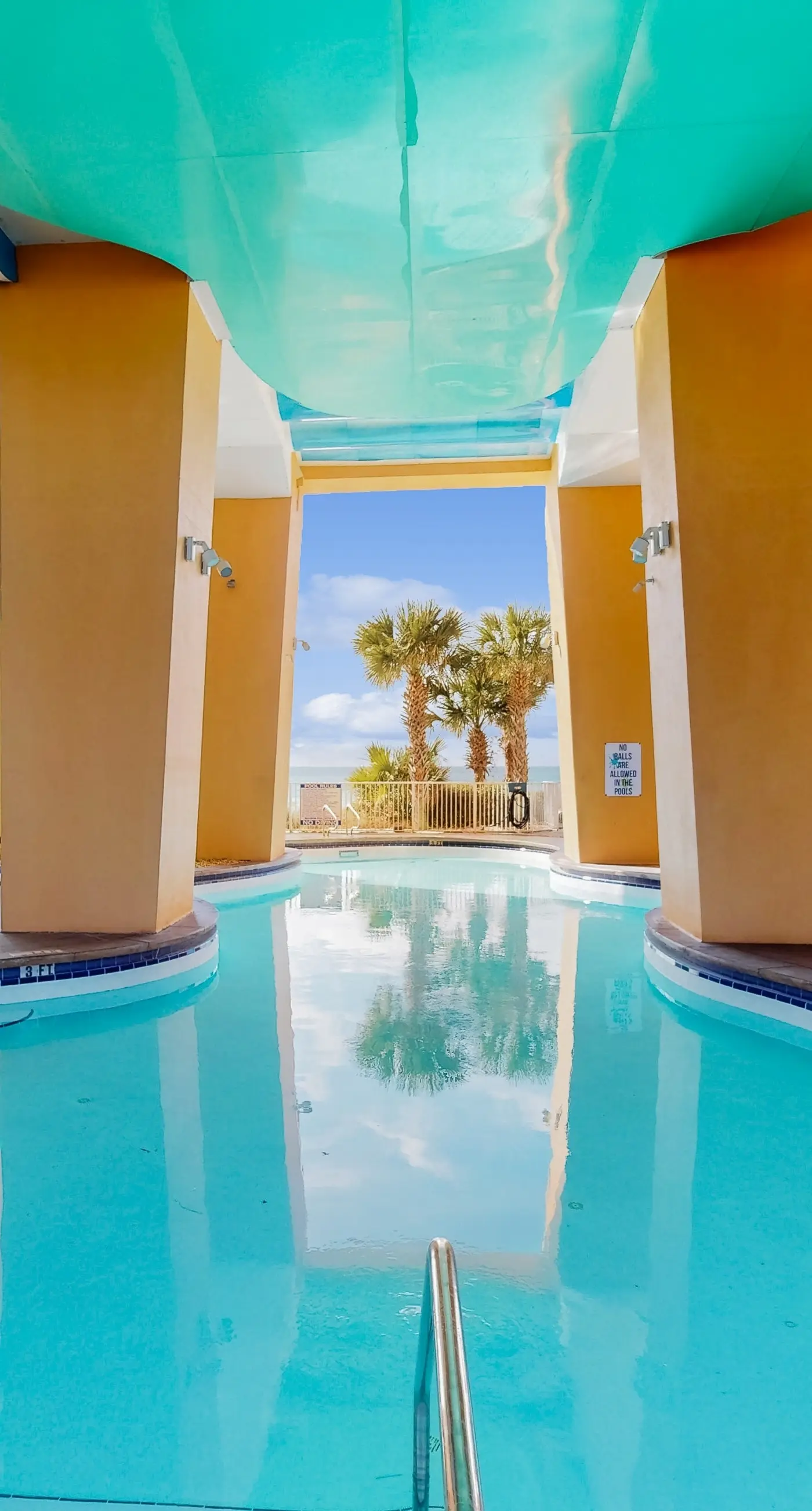 Privacy & serenity in beachfront condo with Gulf view & pools/hot tub