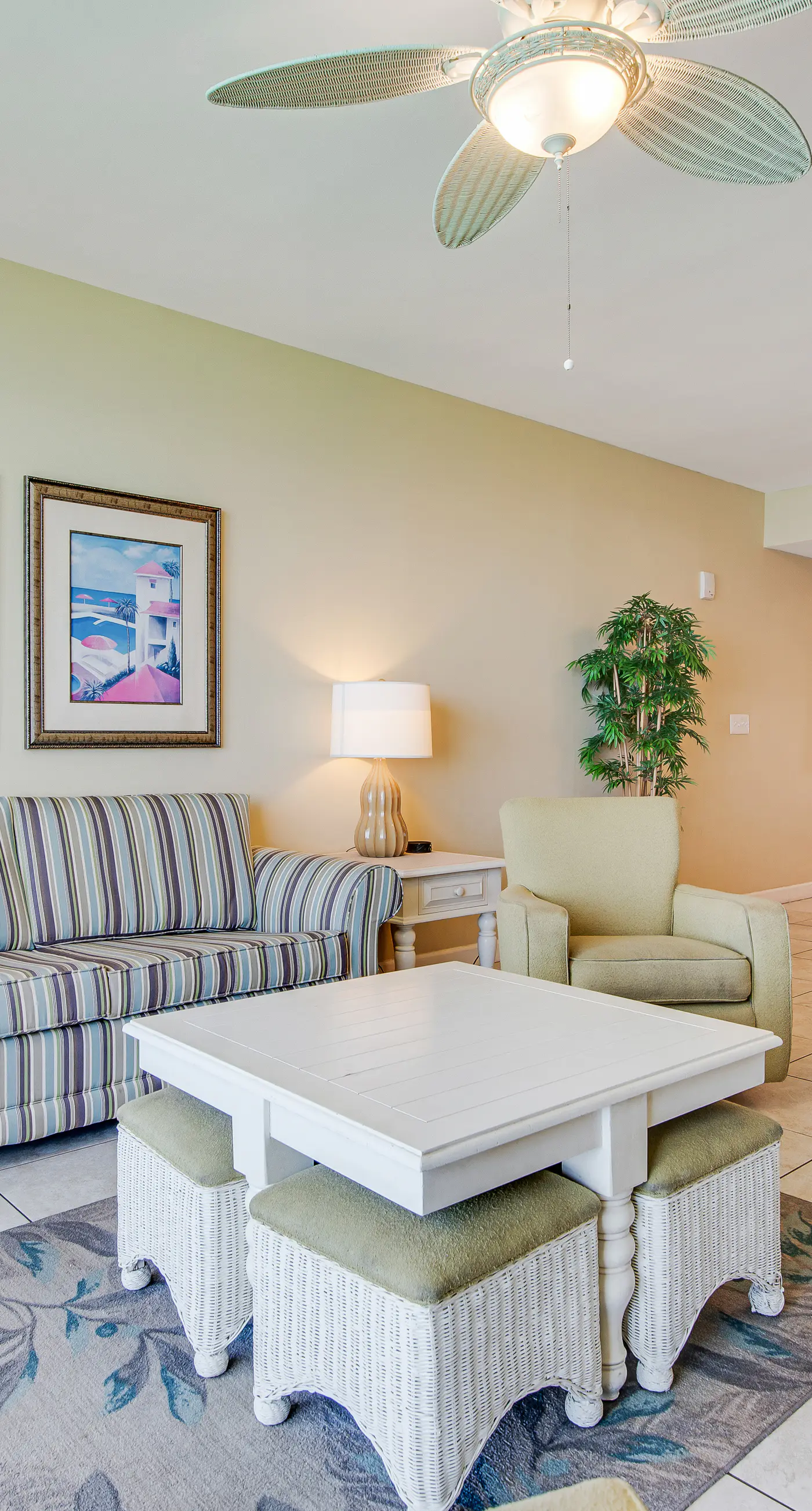 Kid-friendly beachfront condo with seasonal beach service, pools & hot tub