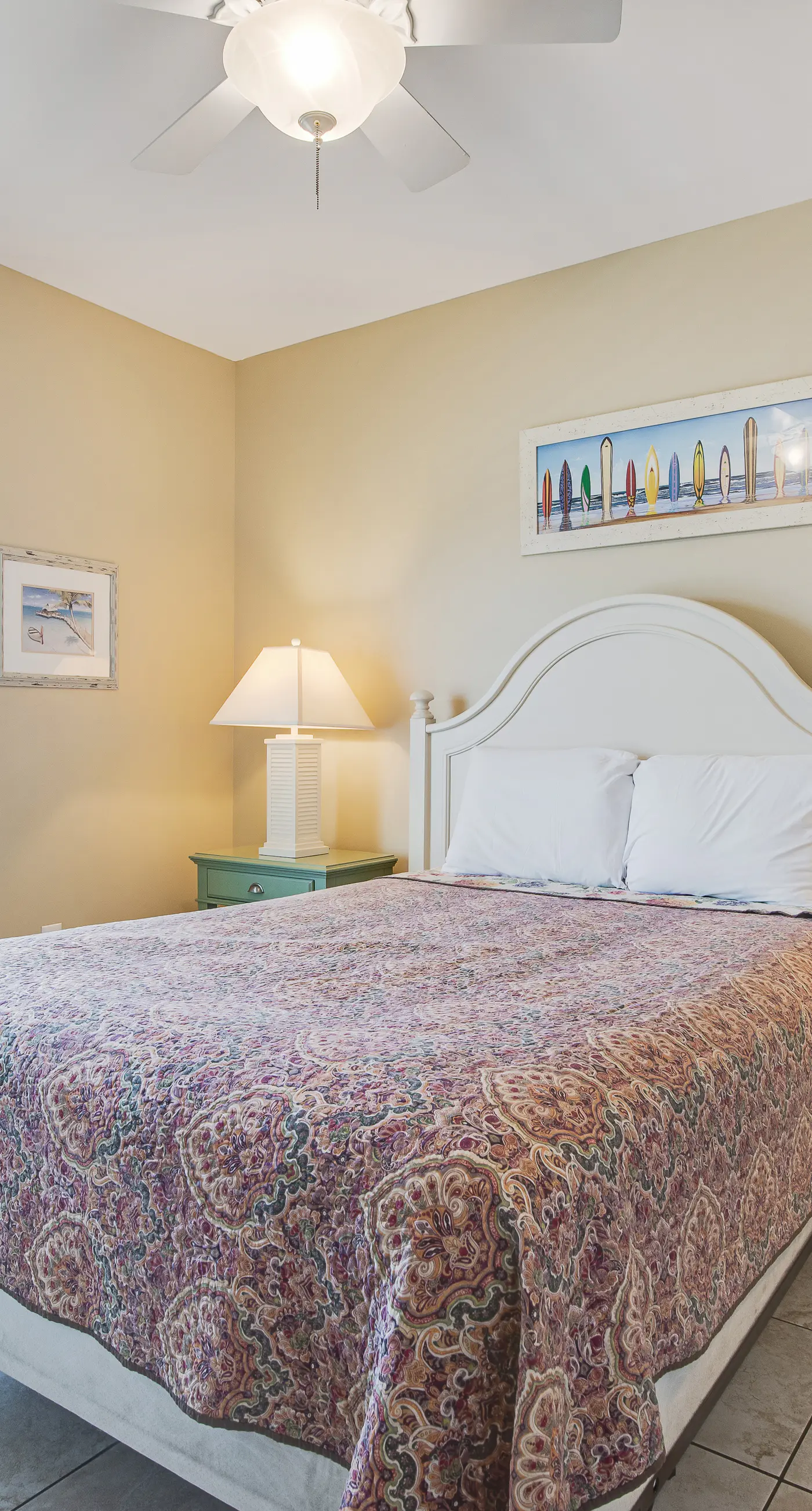 Kid-friendly beachfront condo with seasonal beach service, pools & hot tub