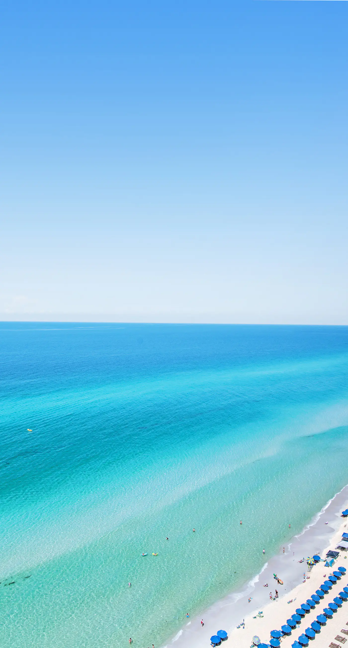 Kid-friendly beachfront condo with seasonal beach service, pools & hot tub