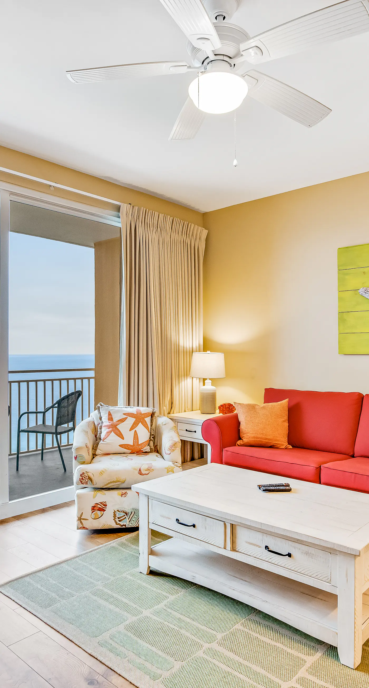 Wonderful beachfront condo with pools & hot tub access