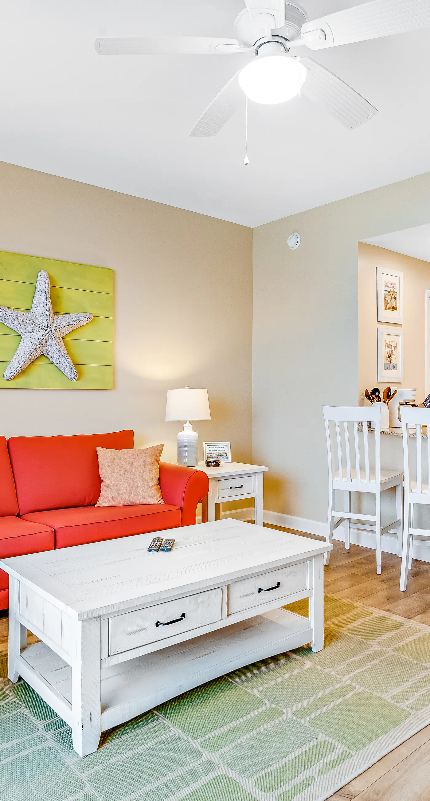 Wonderful beachfront condo with pools & hot tub access