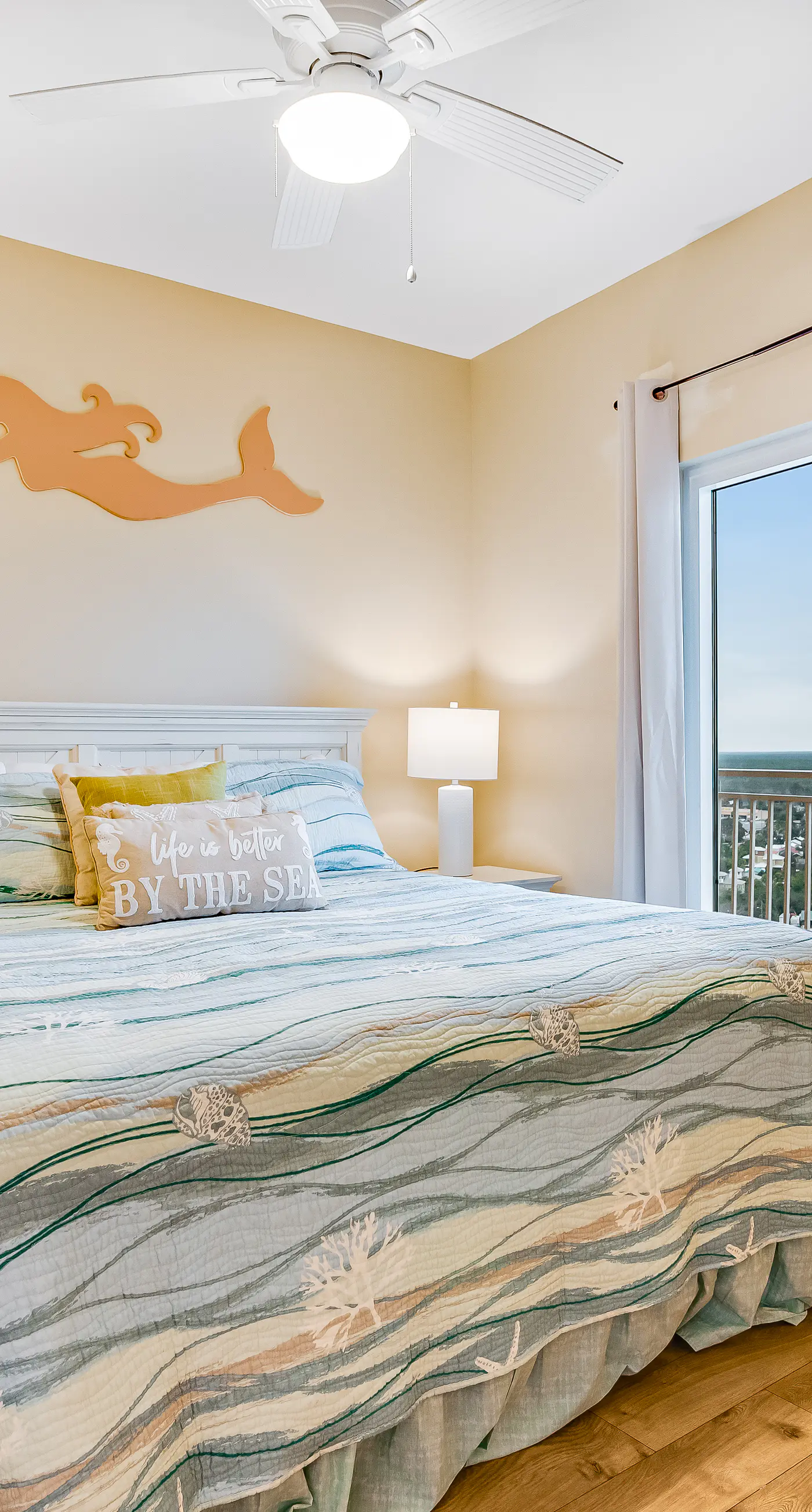 Wonderful beachfront condo with pools & hot tub access