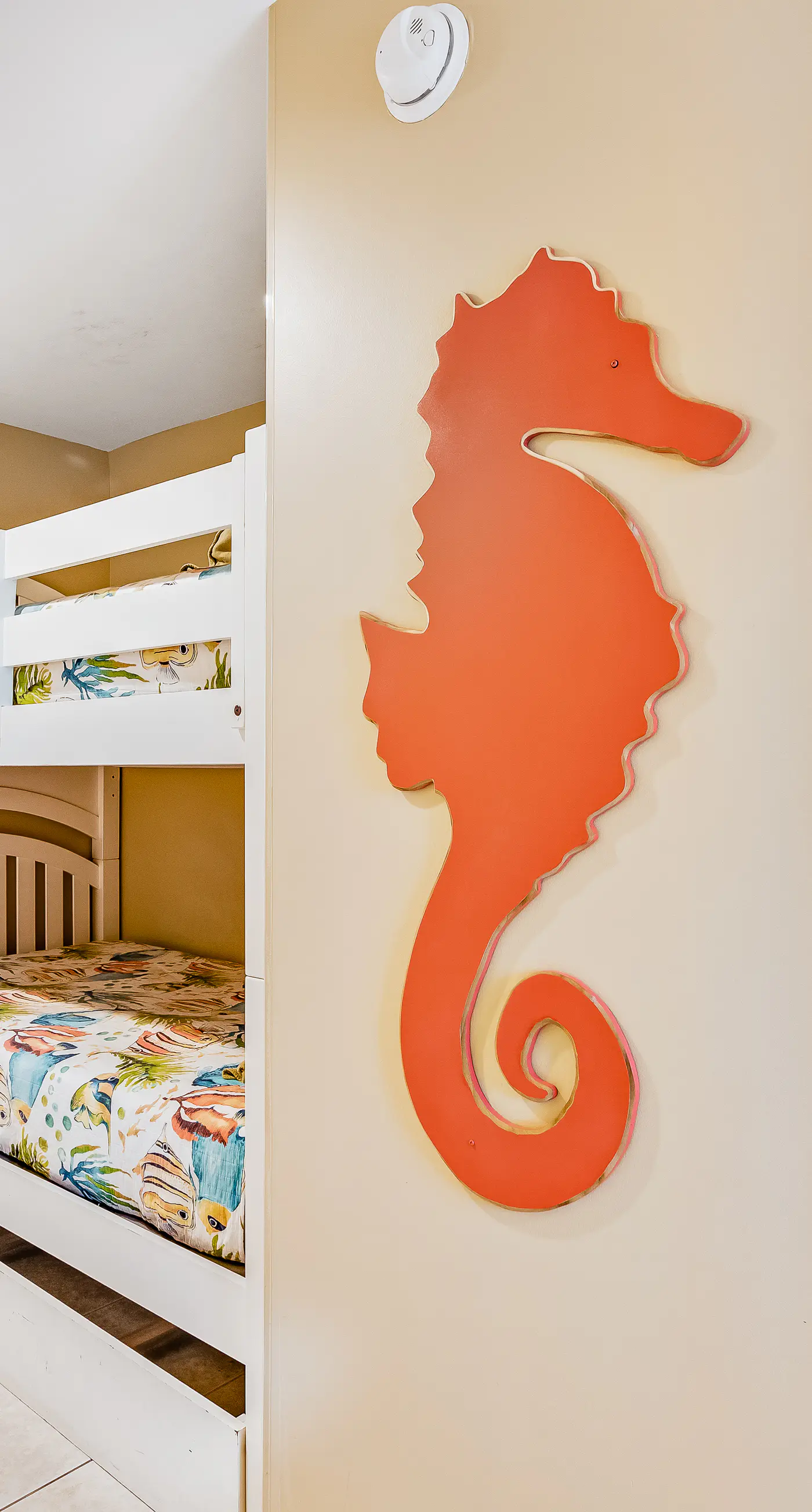 Wonderful beachfront condo with pools & hot tub access