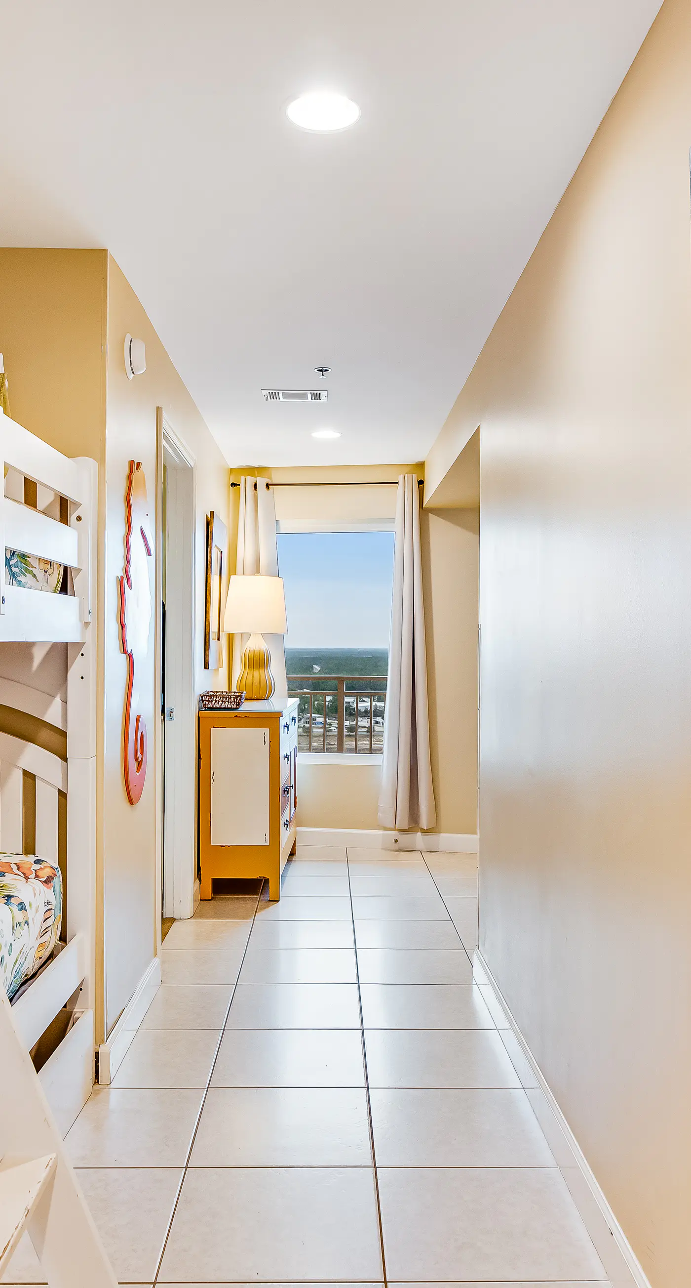 Wonderful beachfront condo with pools & hot tub access