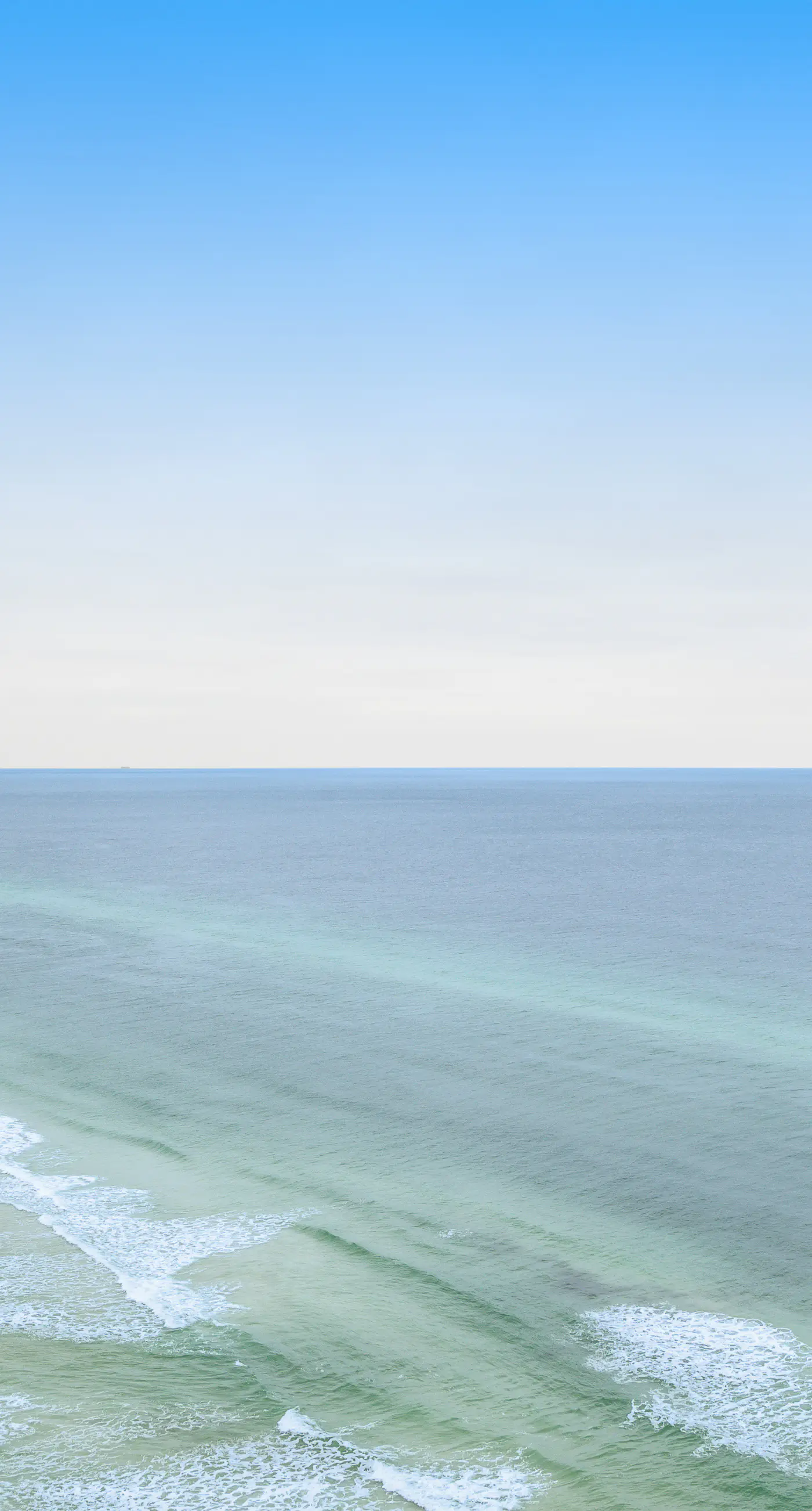 Wonderful beachfront condo with pools & hot tub access