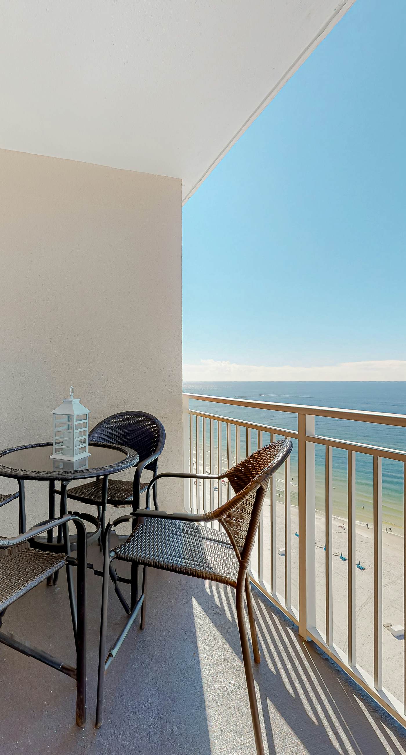 Beachfront condo with pool, fitness center & grills