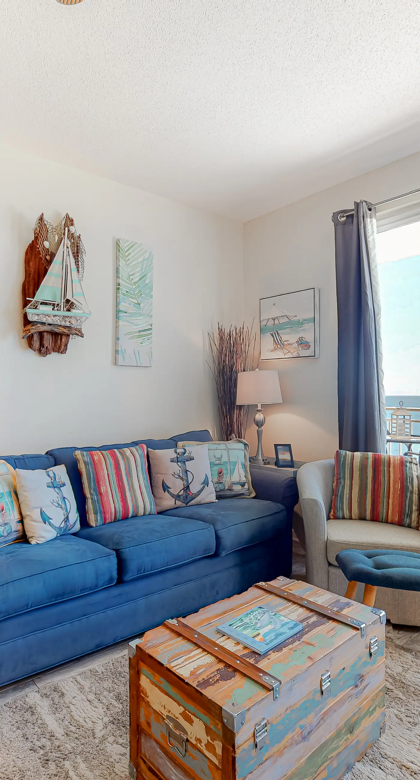 Beachfront condo with pool, fitness center & grills
