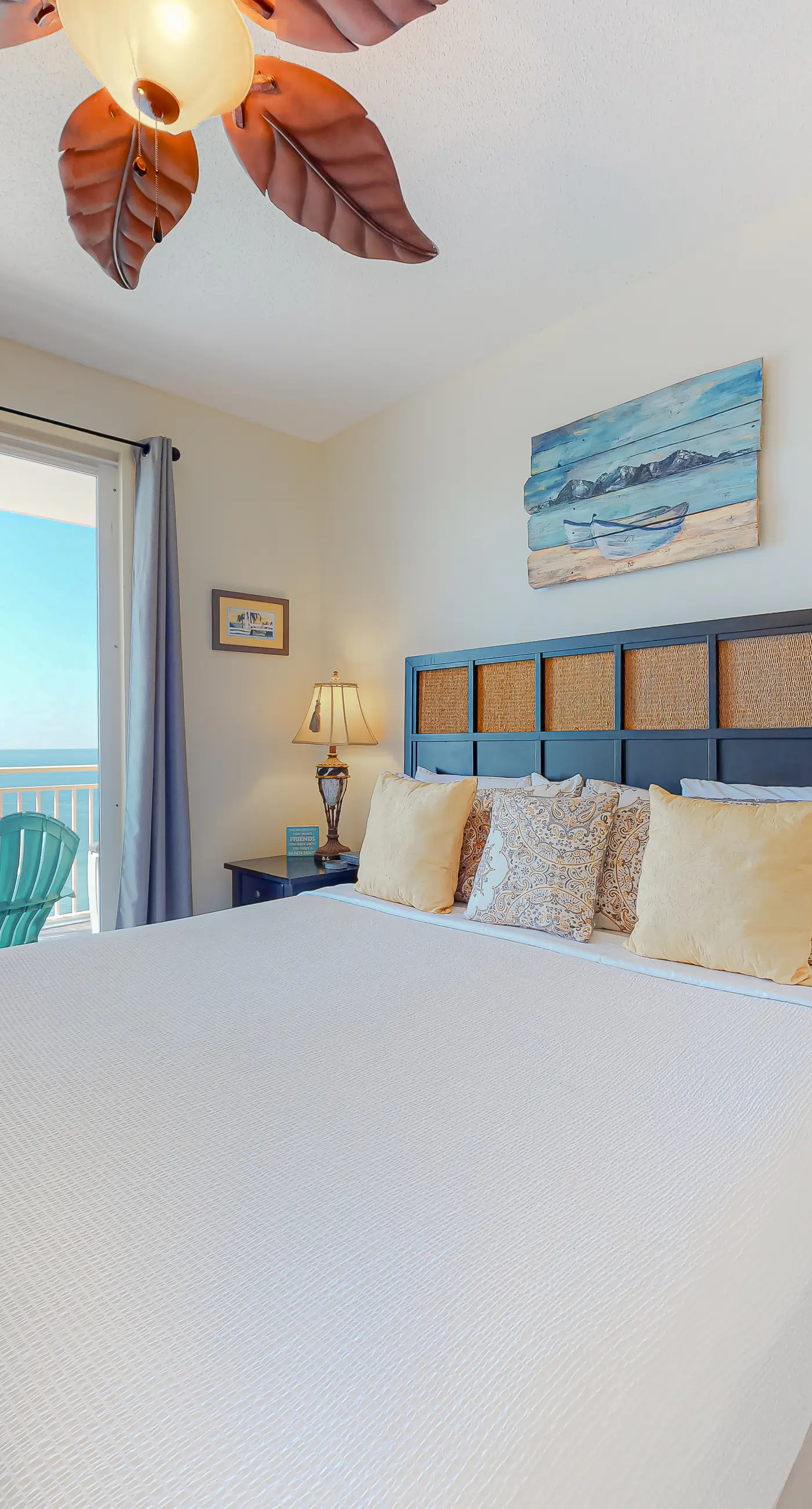 Beachfront condo with pool, fitness center & grills