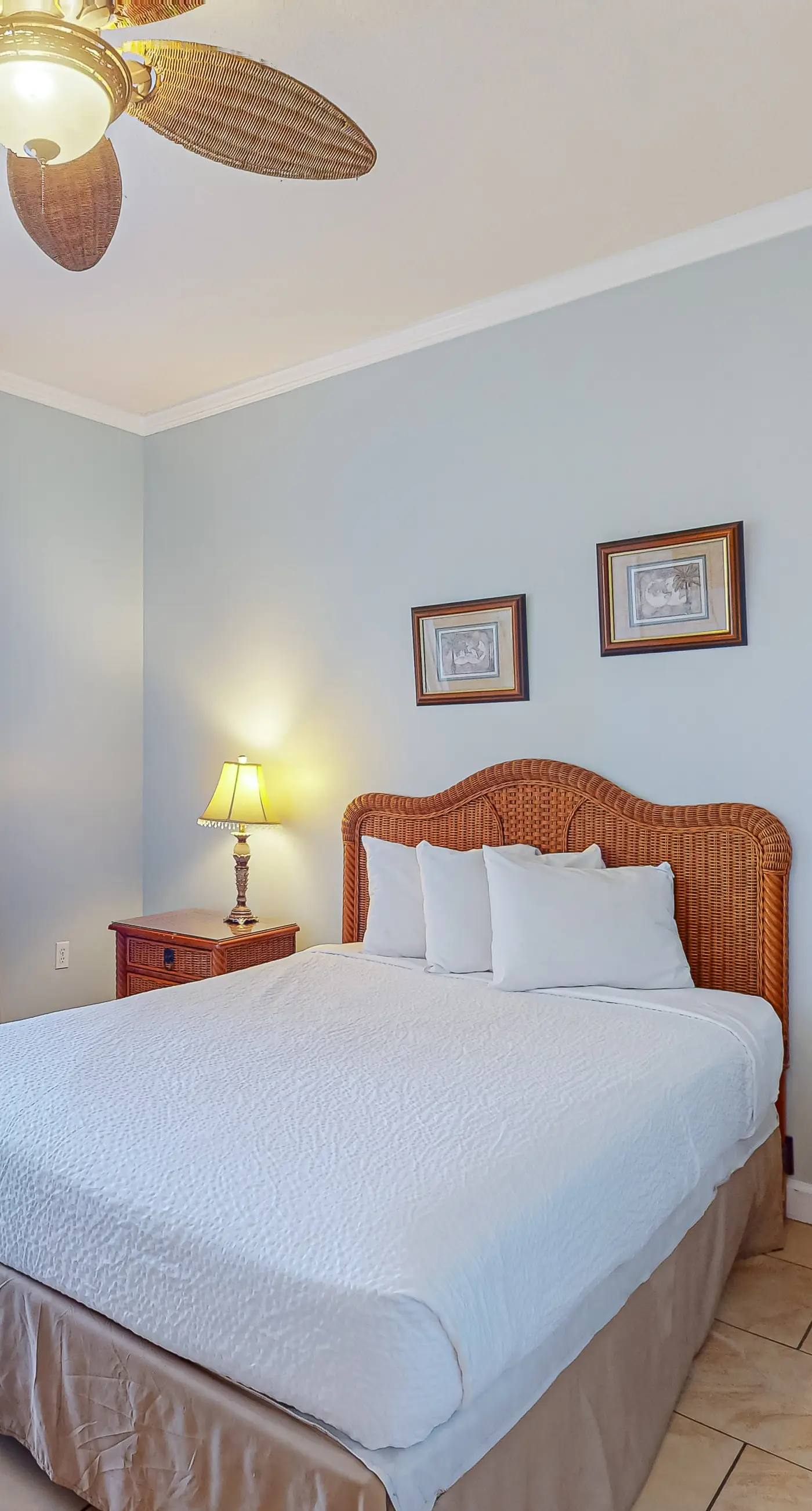 High-end beachfront condo with pools & gym - walk to the beach