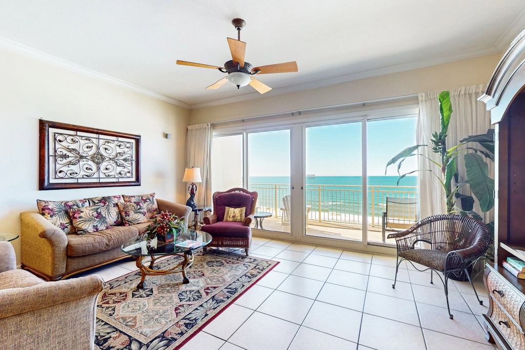 Gulf-front Condo w/ Shared Pool & Hot Tub, Ocean Views, WiFi, and Washer/Dryer