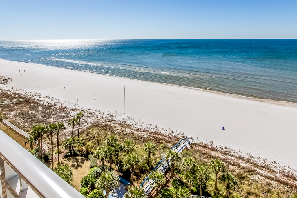 Gulf-front Condo w/ Shared Pool & Hot Tub, Ocean Views, WiFi, and Washer/Dryer