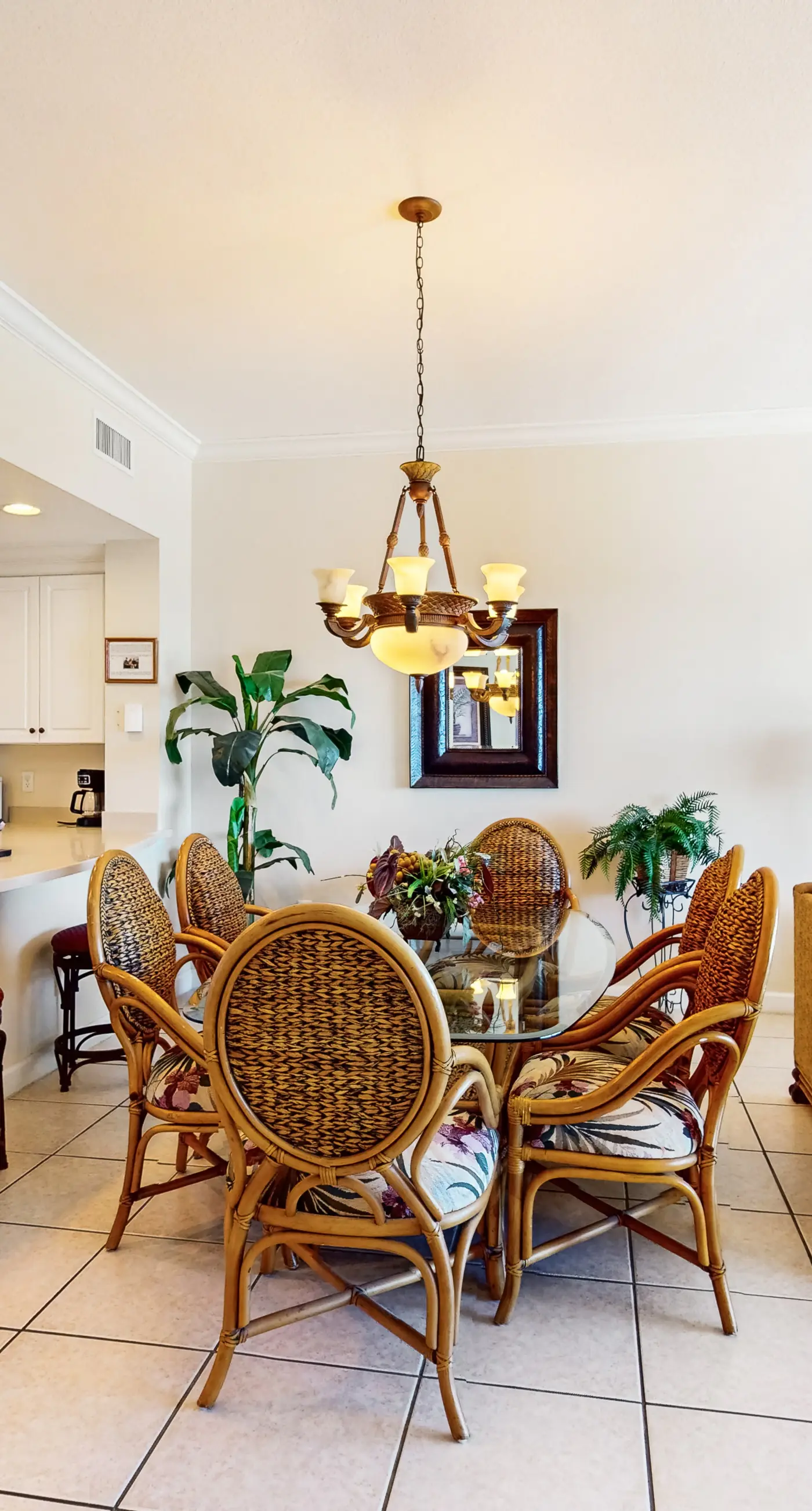 Gulf-front Condo w/ Shared Pool & Hot Tub, Ocean Views, WiFi, and Washer/Dryer