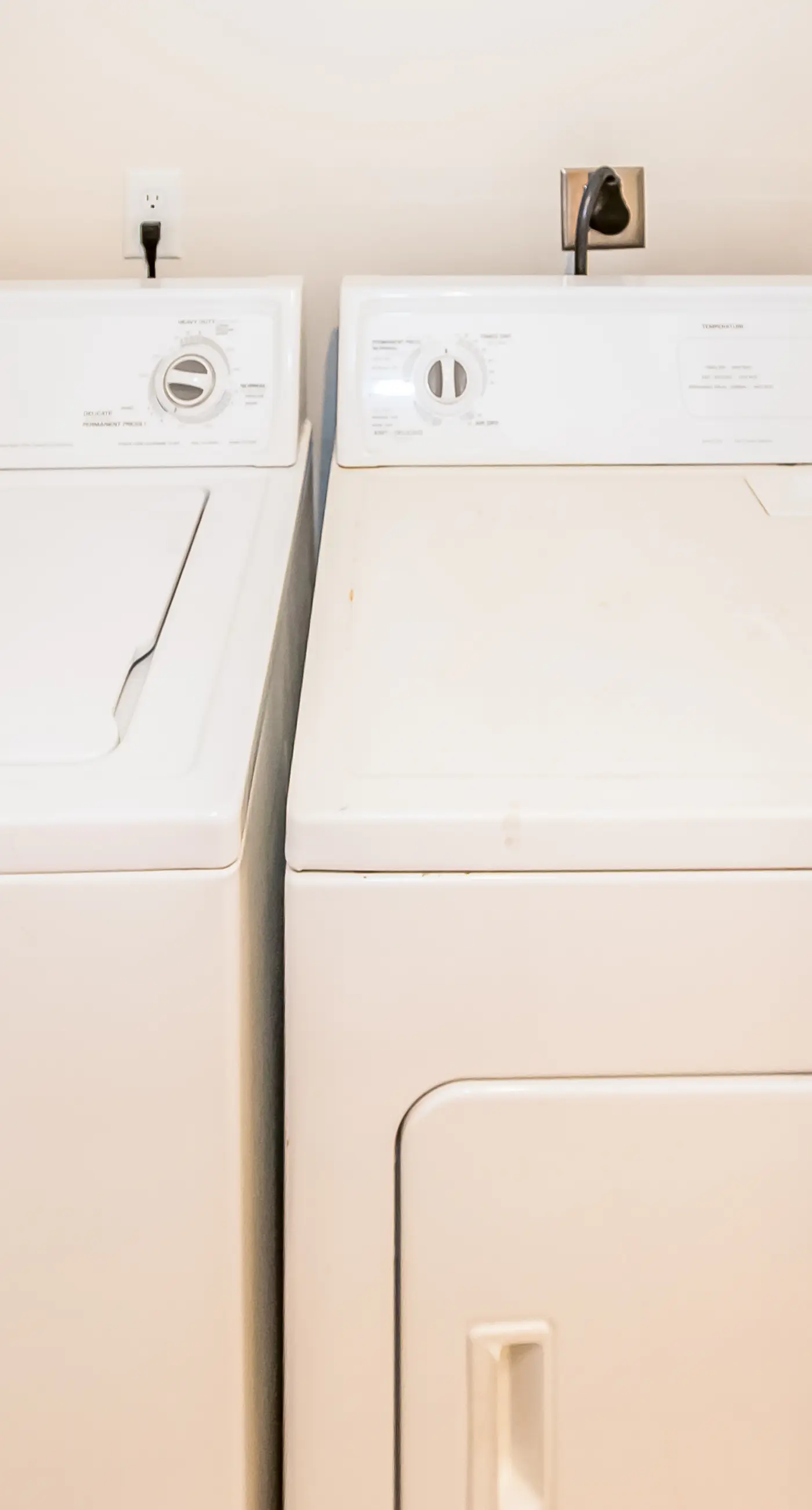 Gulf-front Condo w/ Shared Pool & Hot Tub, Ocean Views, WiFi, and Washer/Dryer