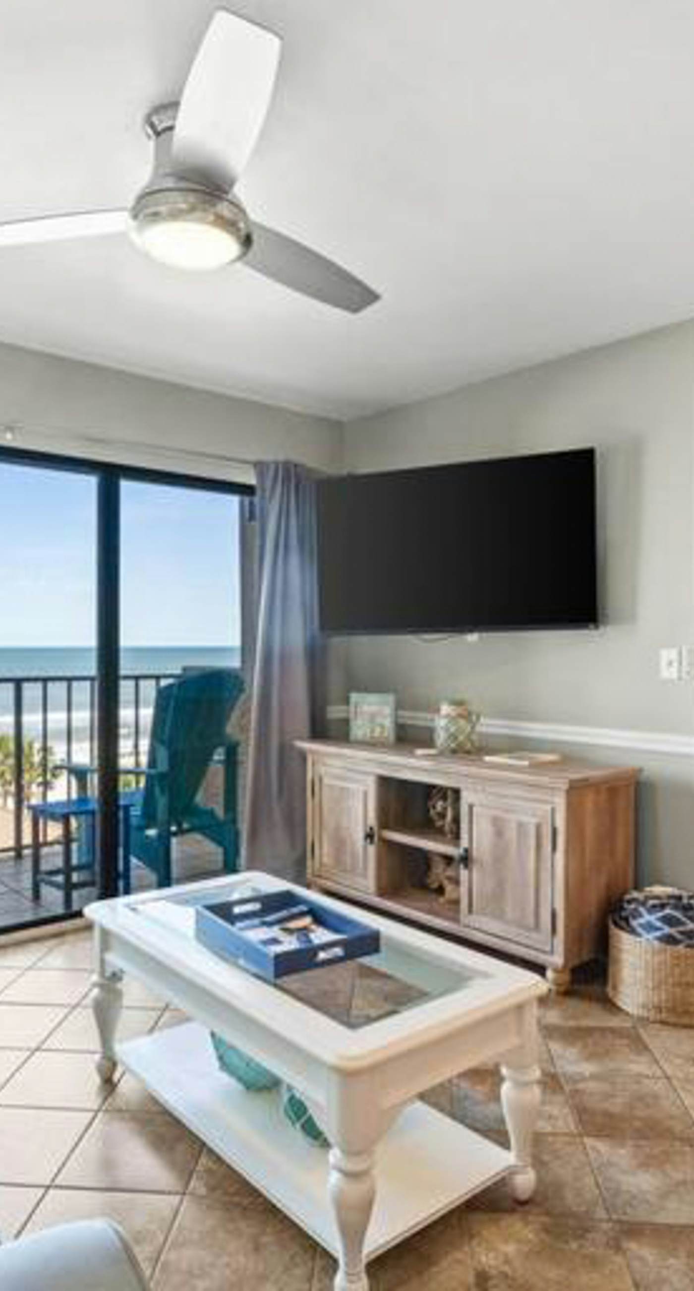 Stunning condo with breathtaking Gulf views, Wifi, Shared pool