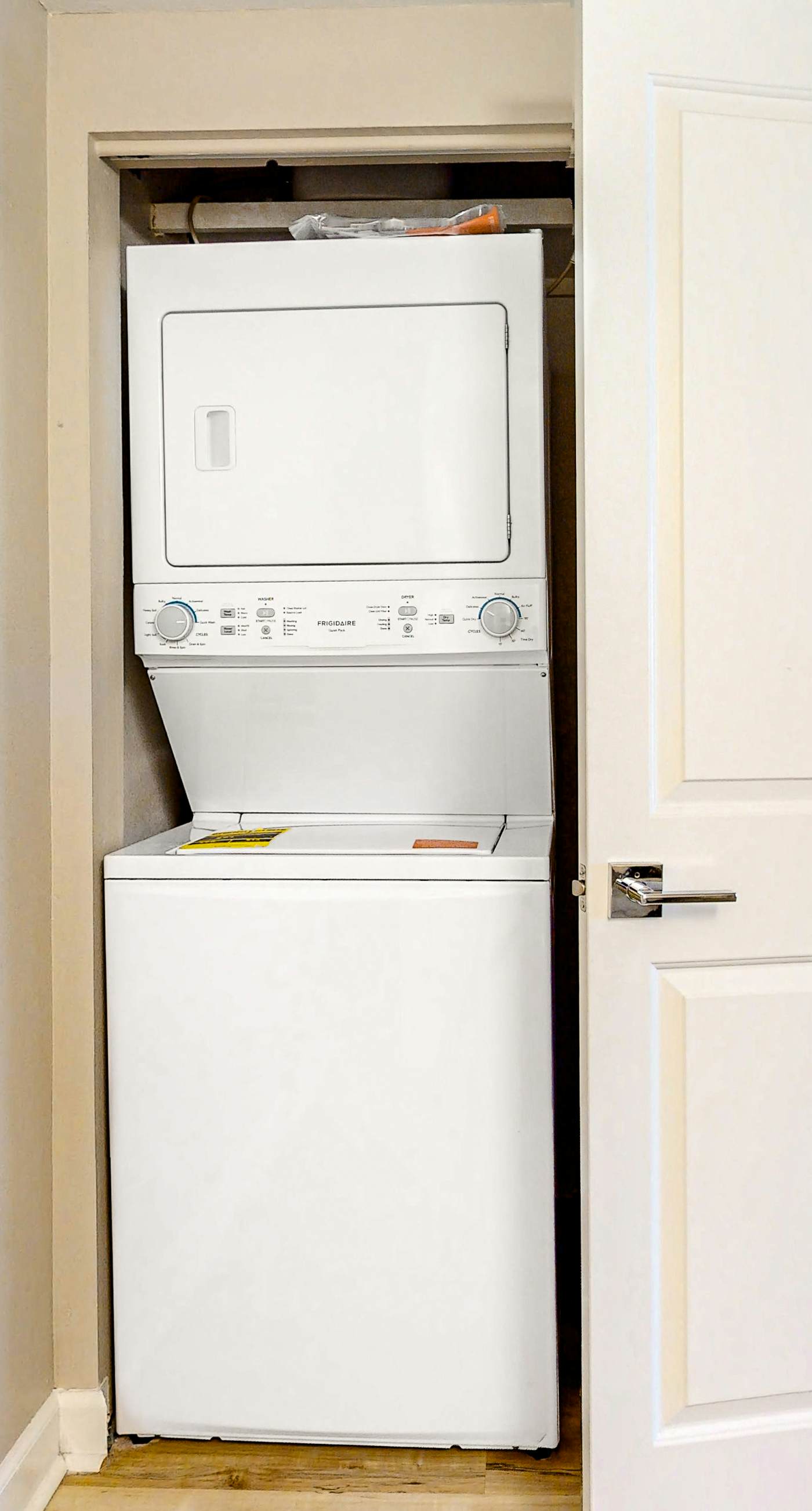 Gorgeous Beachfront Condo W/ Shared Pool/Hot Tub, Amazing Views & Beach Access