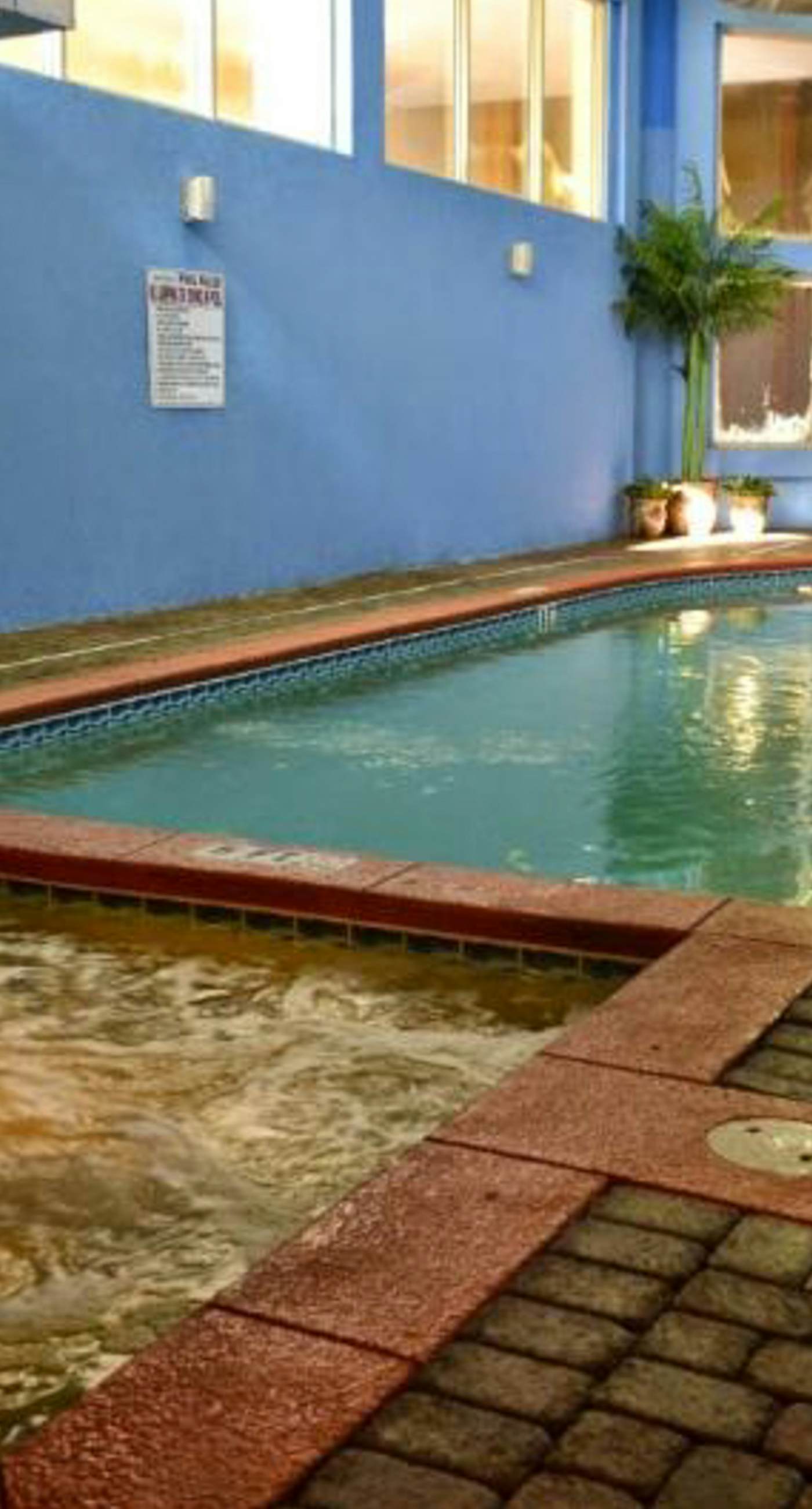 Gorgeous Beachfront Condo W/ Shared Pool/Hot Tub, Amazing Views & Beach Access