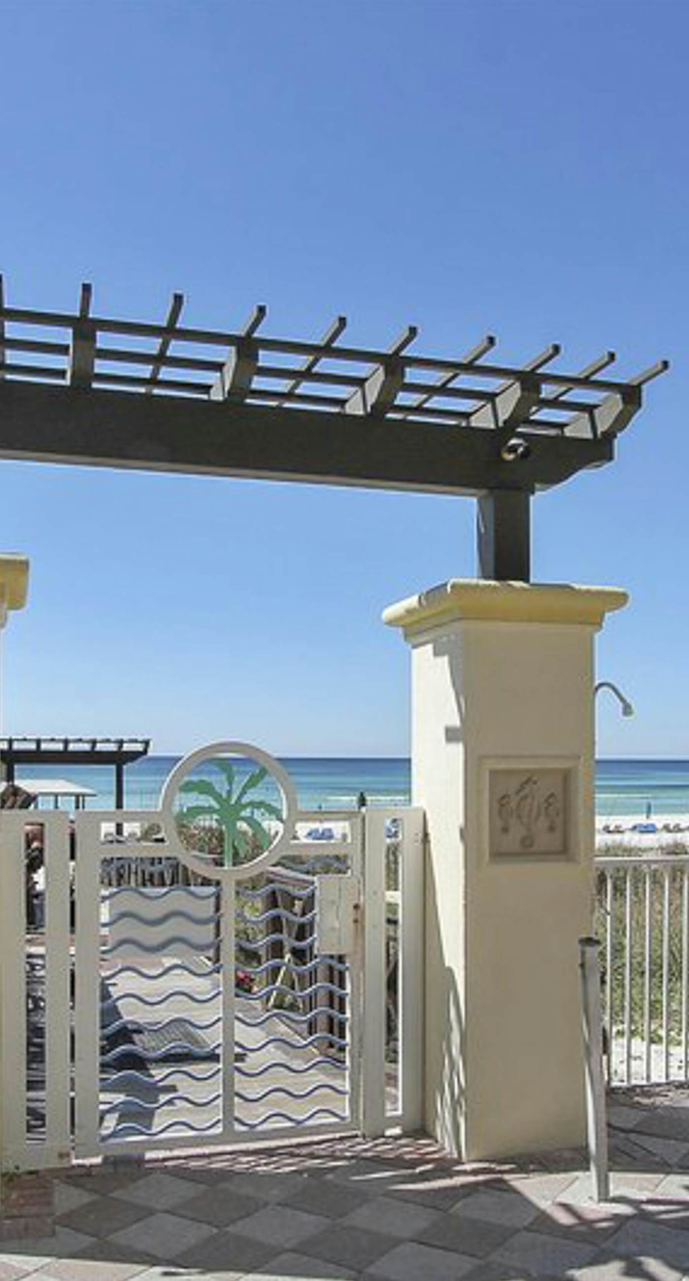 Gorgeous Beachfront Condo W/ Shared Pool/Hot Tub, Amazing Views & Beach Access