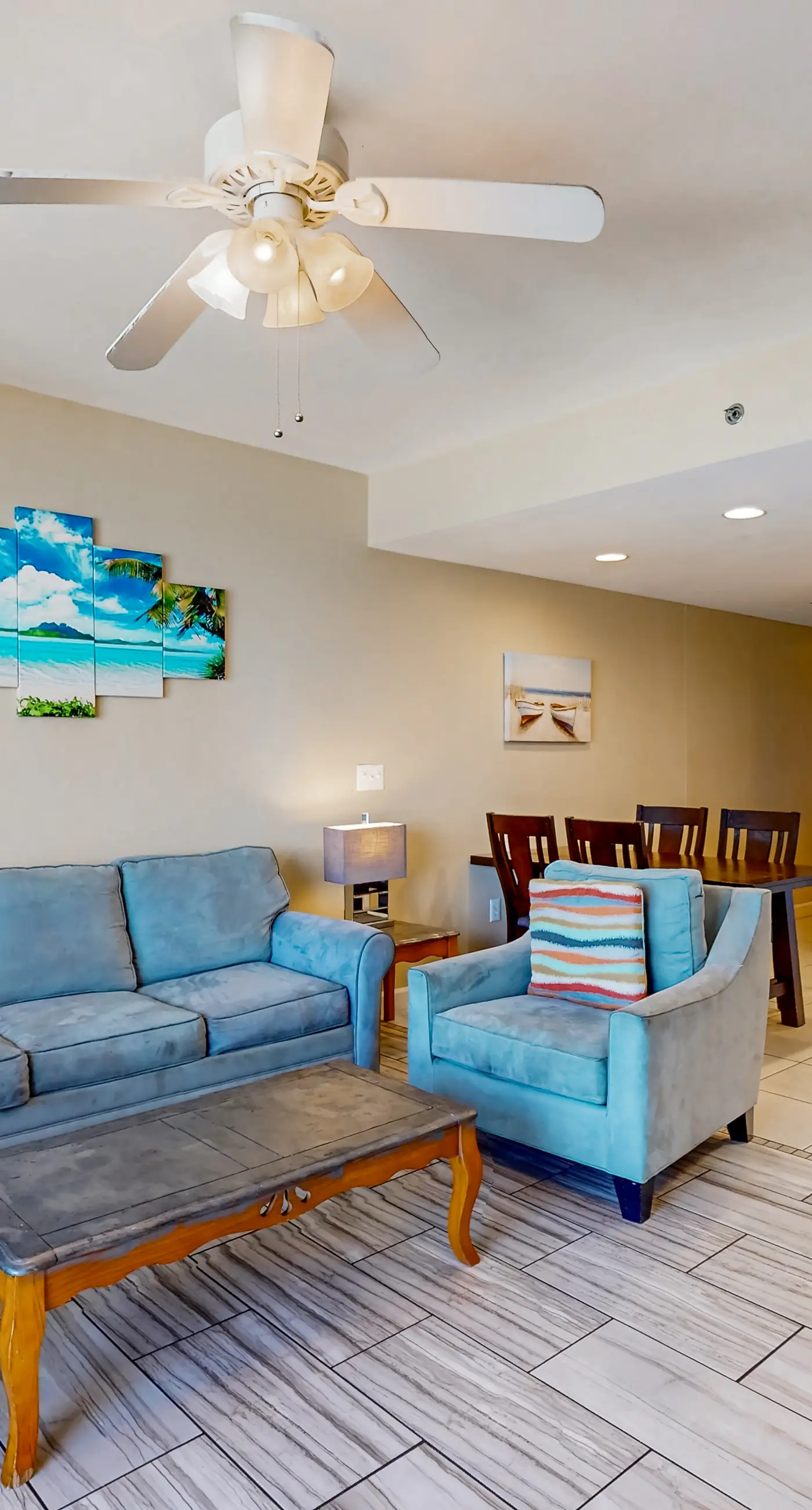 Convenient first-floor vacation suite with pool & hot tub access, free WiFi & AC