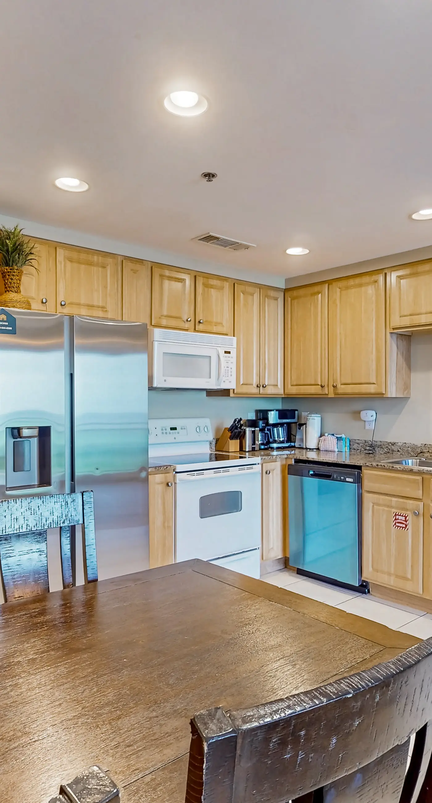 Convenient first-floor vacation suite with pool & hot tub access, free WiFi & AC