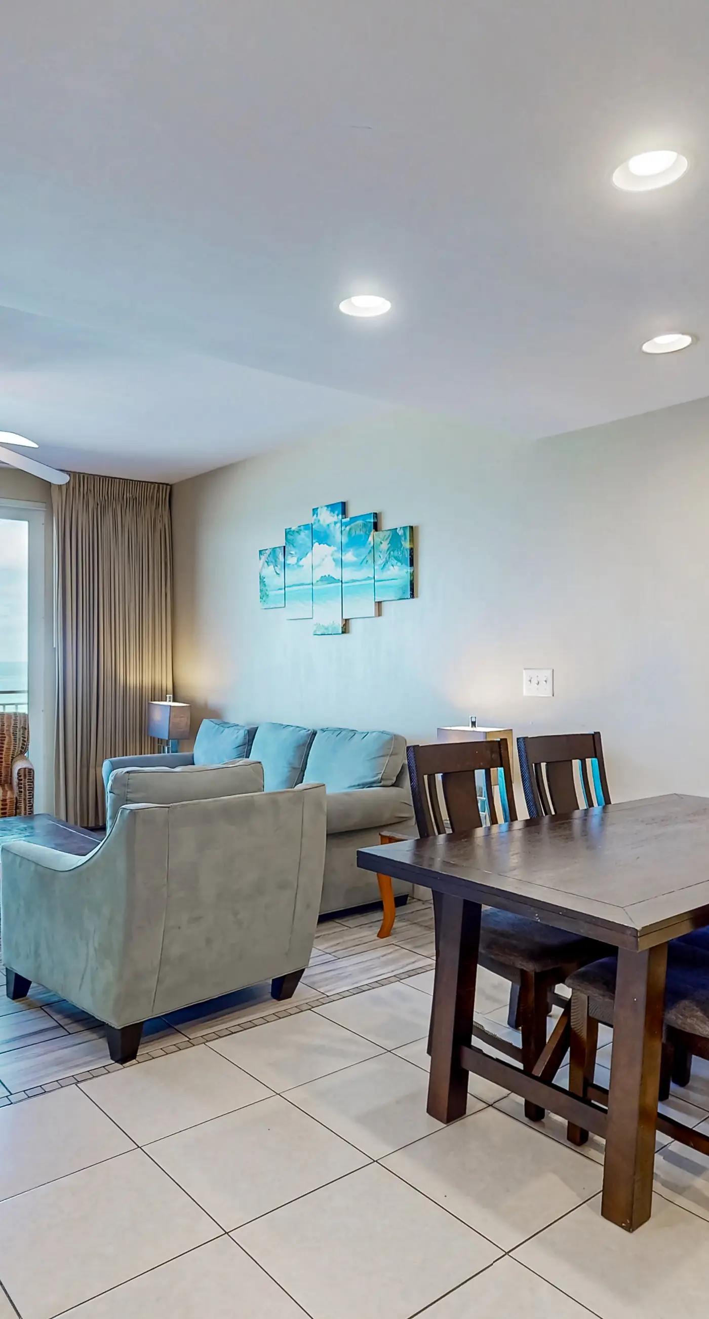 Convenient first-floor vacation suite with pool & hot tub access, free WiFi & AC