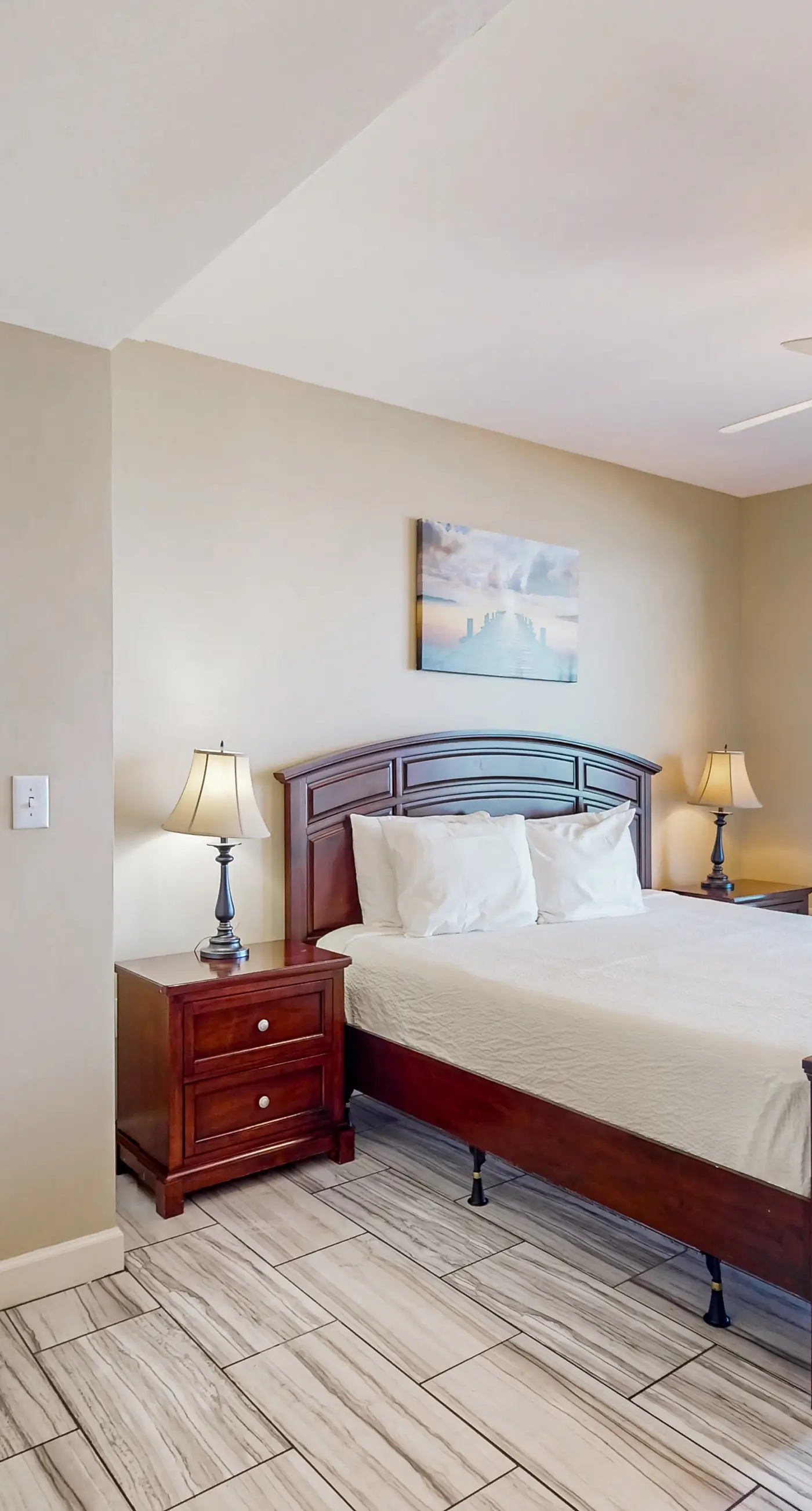 Convenient first-floor vacation suite with pool & hot tub access, free WiFi & AC