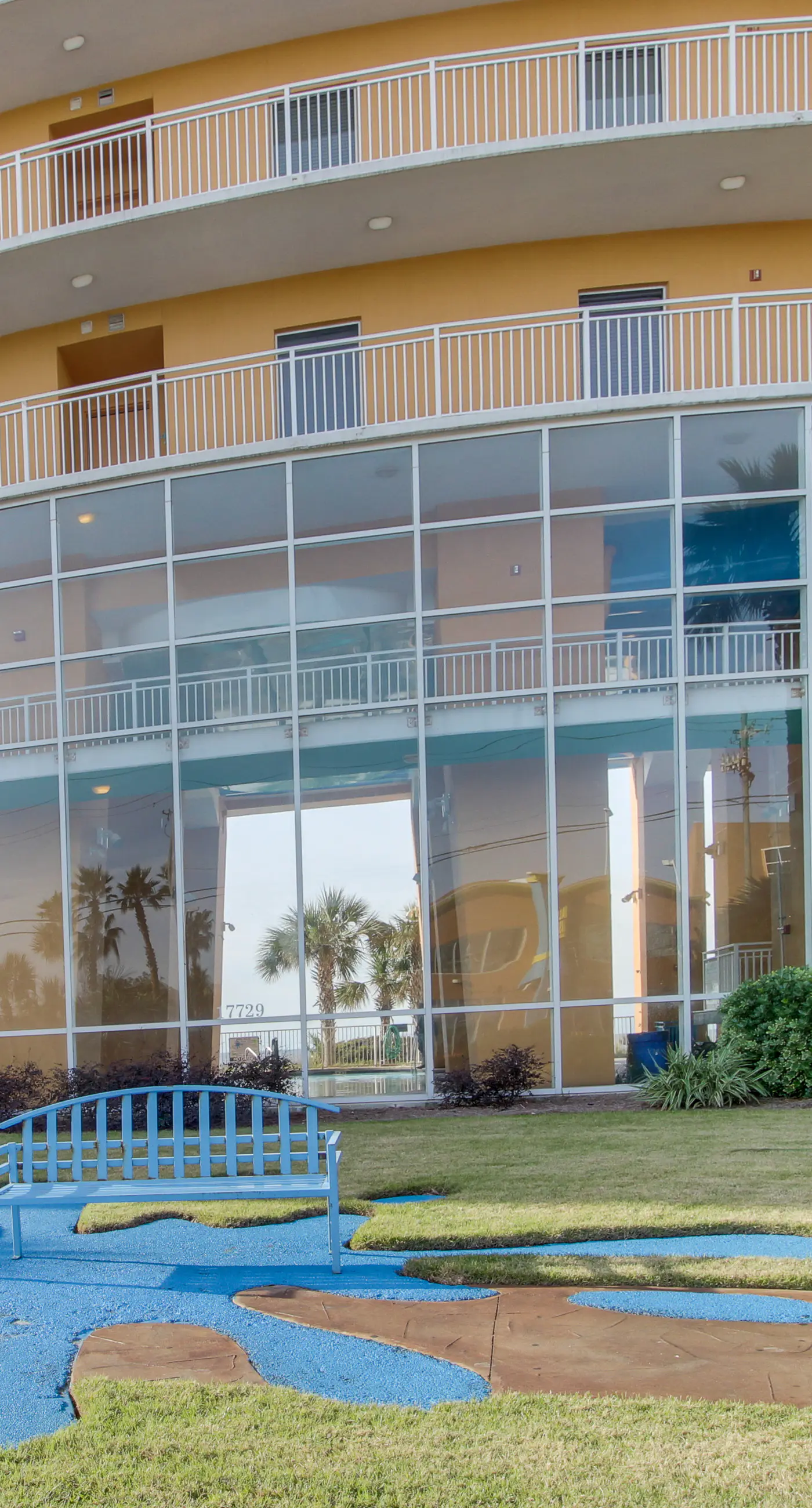 Convenient first-floor vacation suite with pool & hot tub access, free WiFi & AC