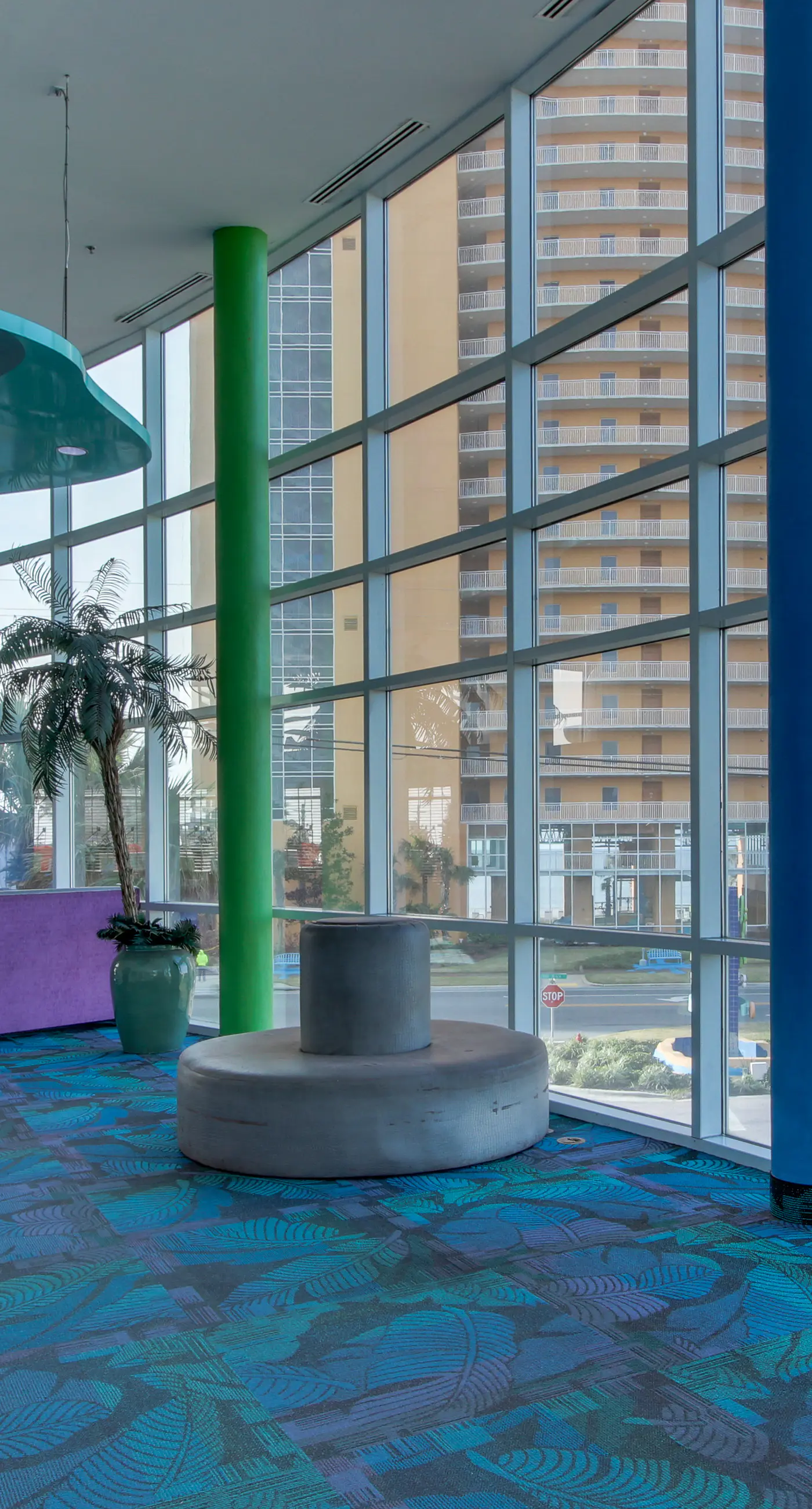 Convenient first-floor vacation suite with pool & hot tub access, free WiFi & AC