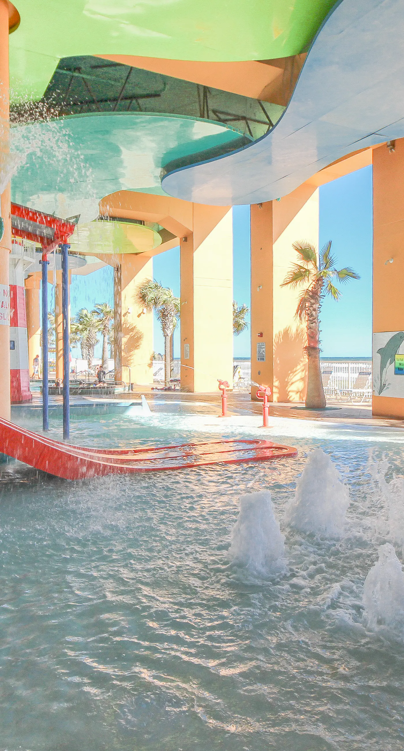 Convenient first-floor vacation suite with pool & hot tub access, free WiFi & AC