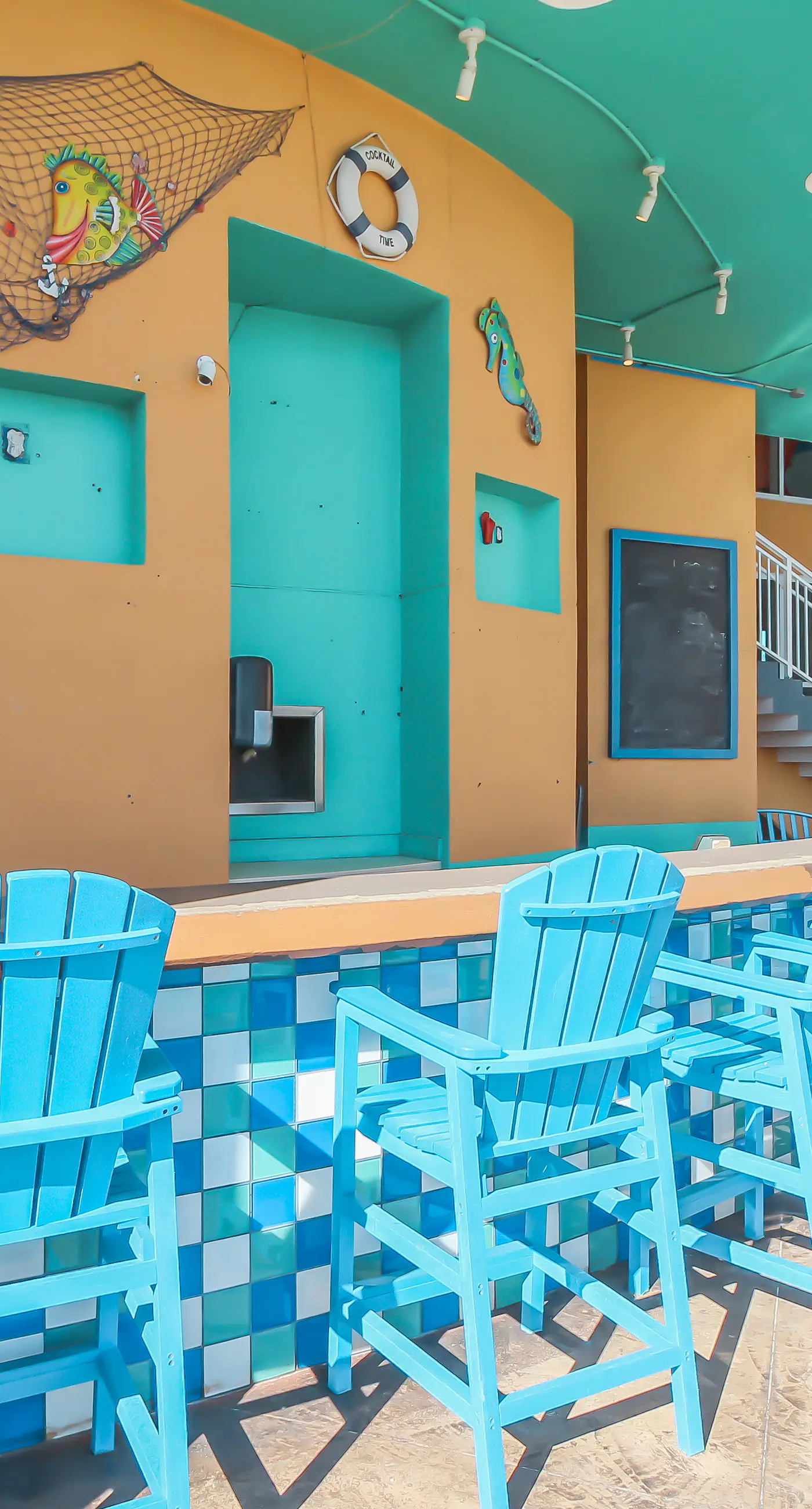 Convenient first-floor vacation suite with pool & hot tub access, free WiFi & AC