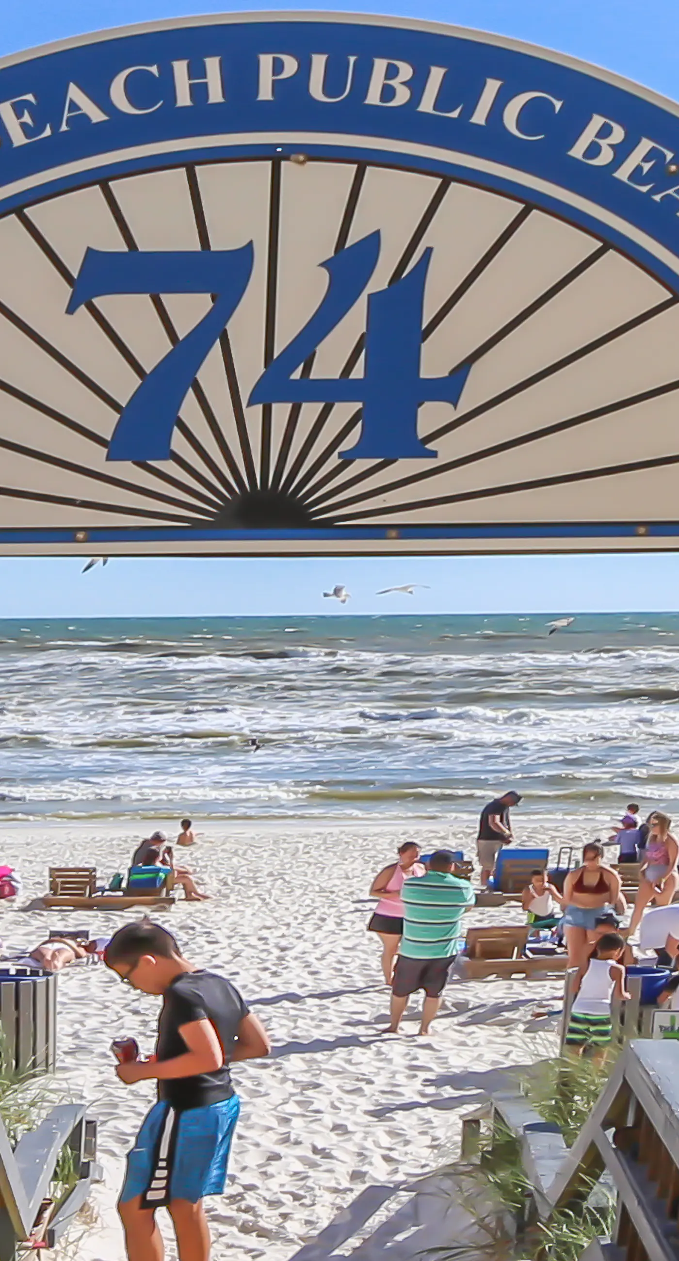 Convenient first-floor vacation suite with pool & hot tub access, free WiFi & AC