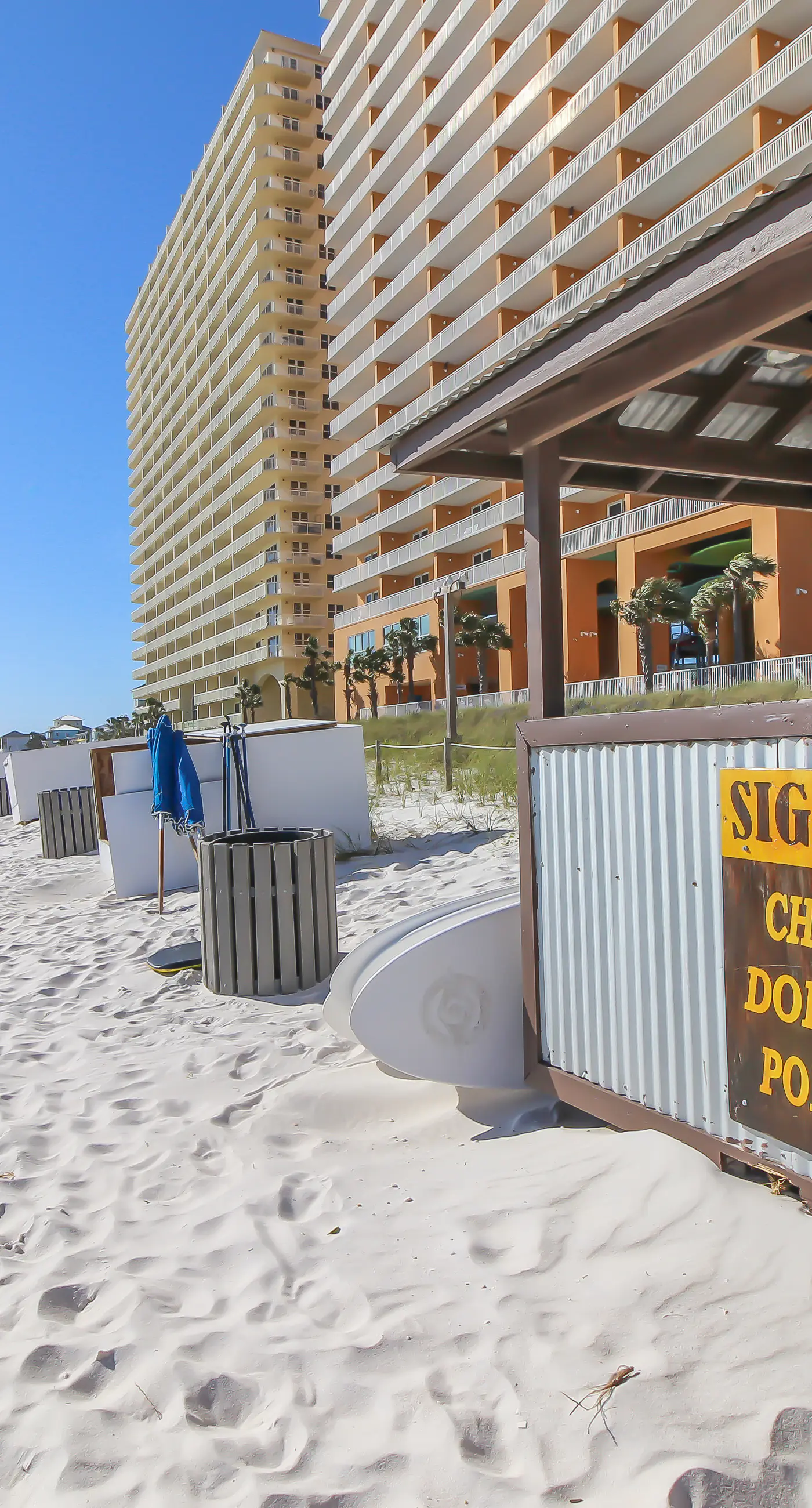 Convenient first-floor vacation suite with pool & hot tub access, free WiFi & AC