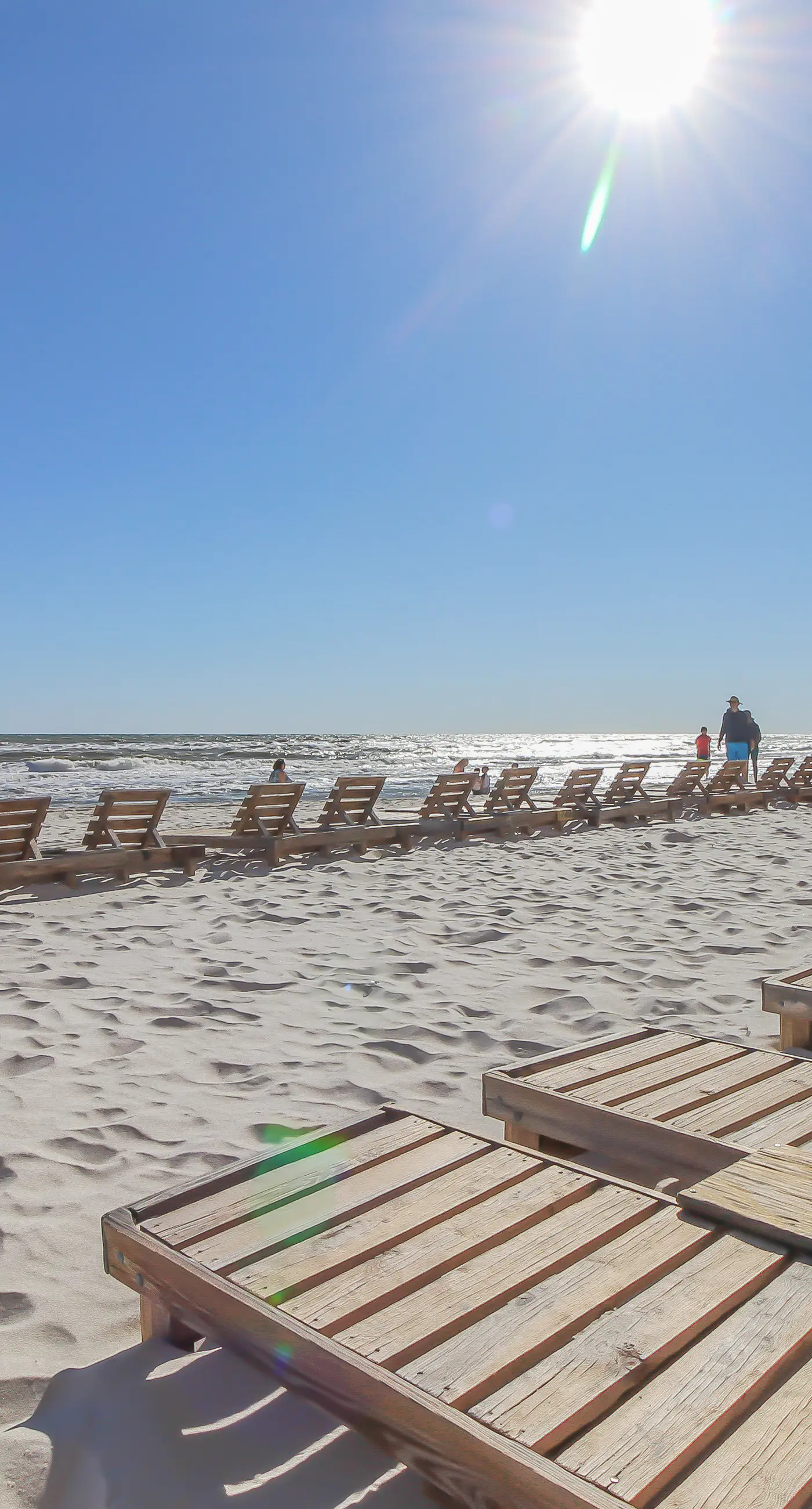 Convenient first-floor vacation suite with pool & hot tub access, free WiFi & AC