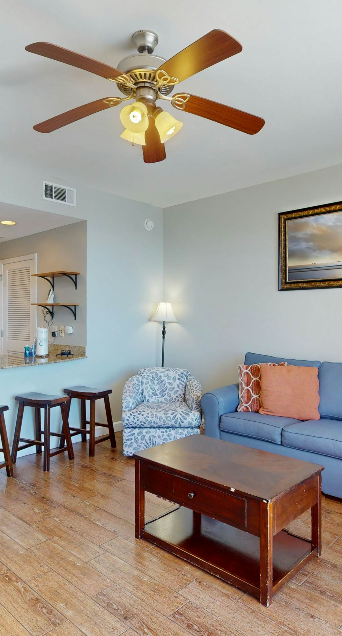 Beachfront condo with pool, lazy river, splash pad & hot tub